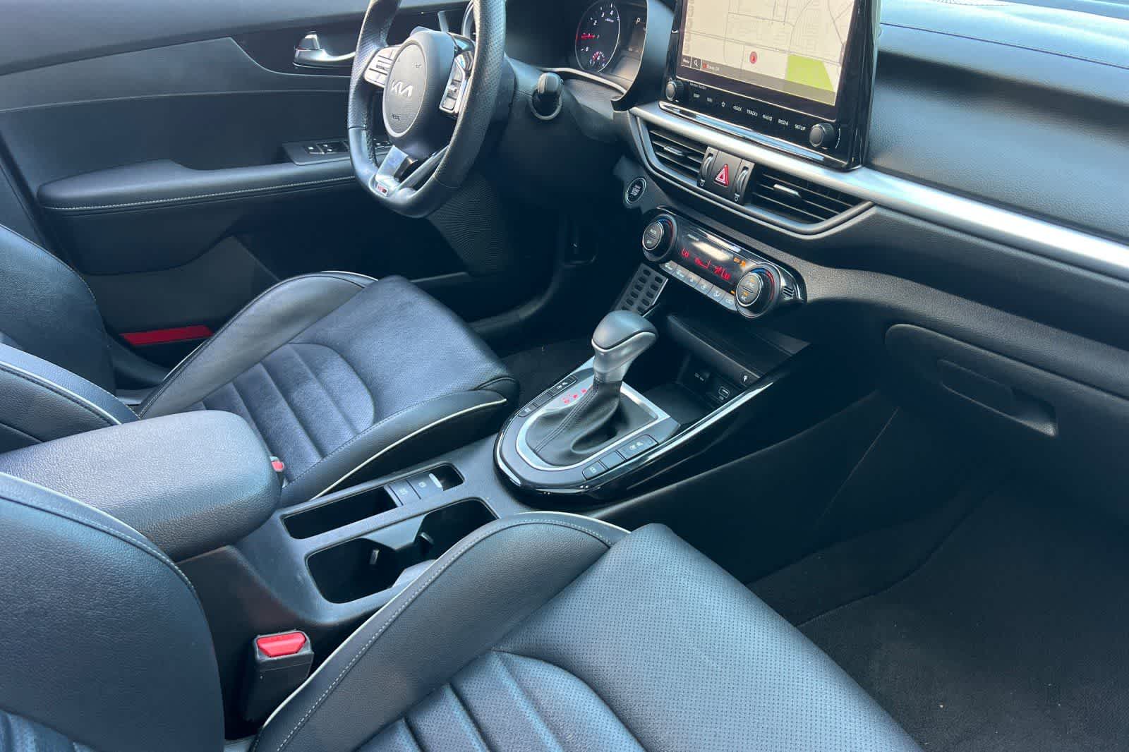 Thumbnail: 2023 Kia Forte - 17