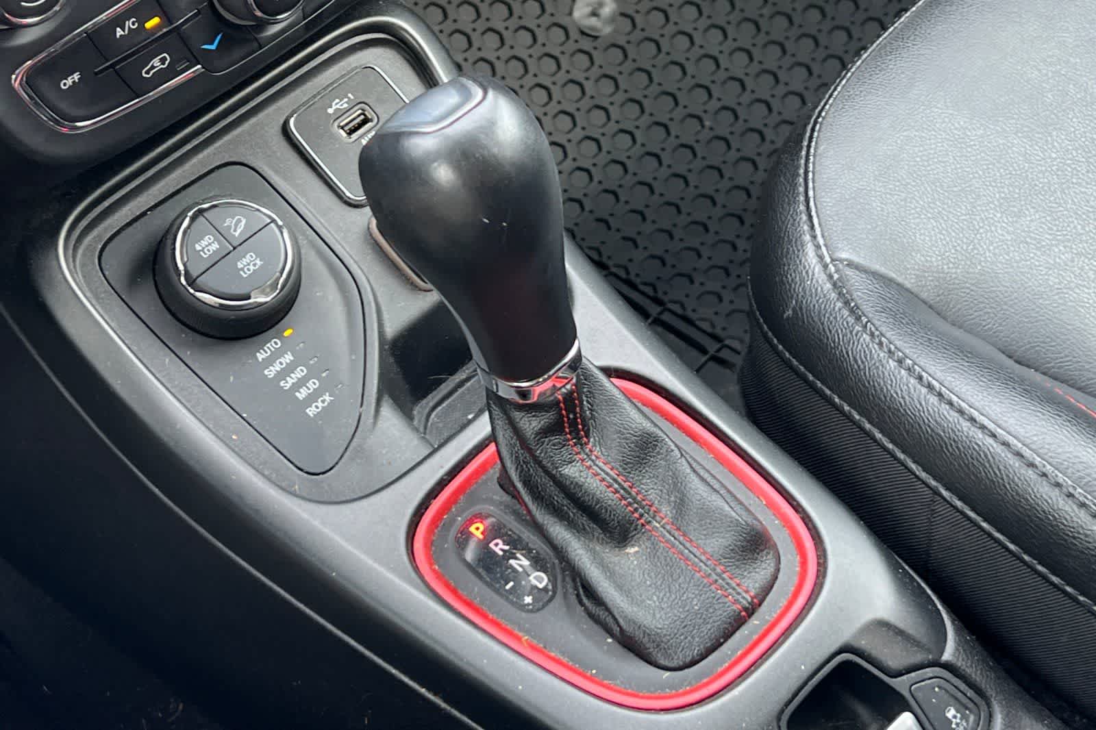 Thumbnail: 2020 Jeep Compass - 23