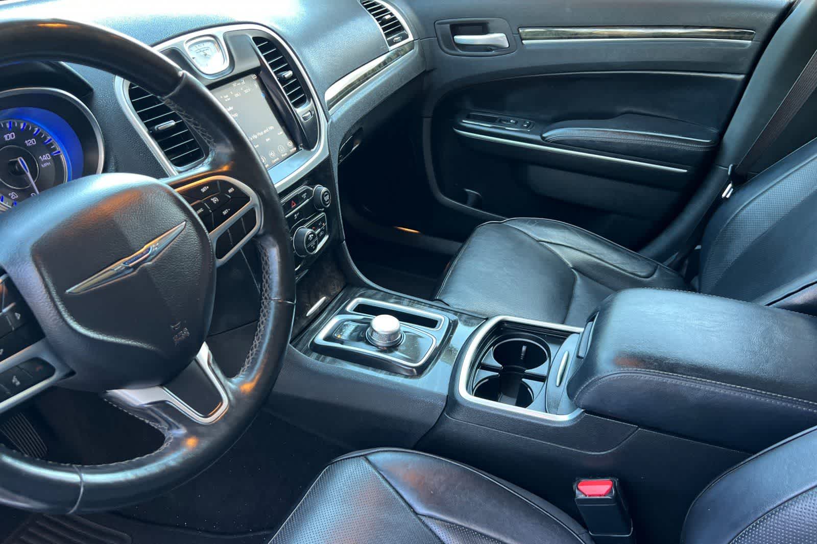 Thumbnail: 2019 Chrysler 300 - 12