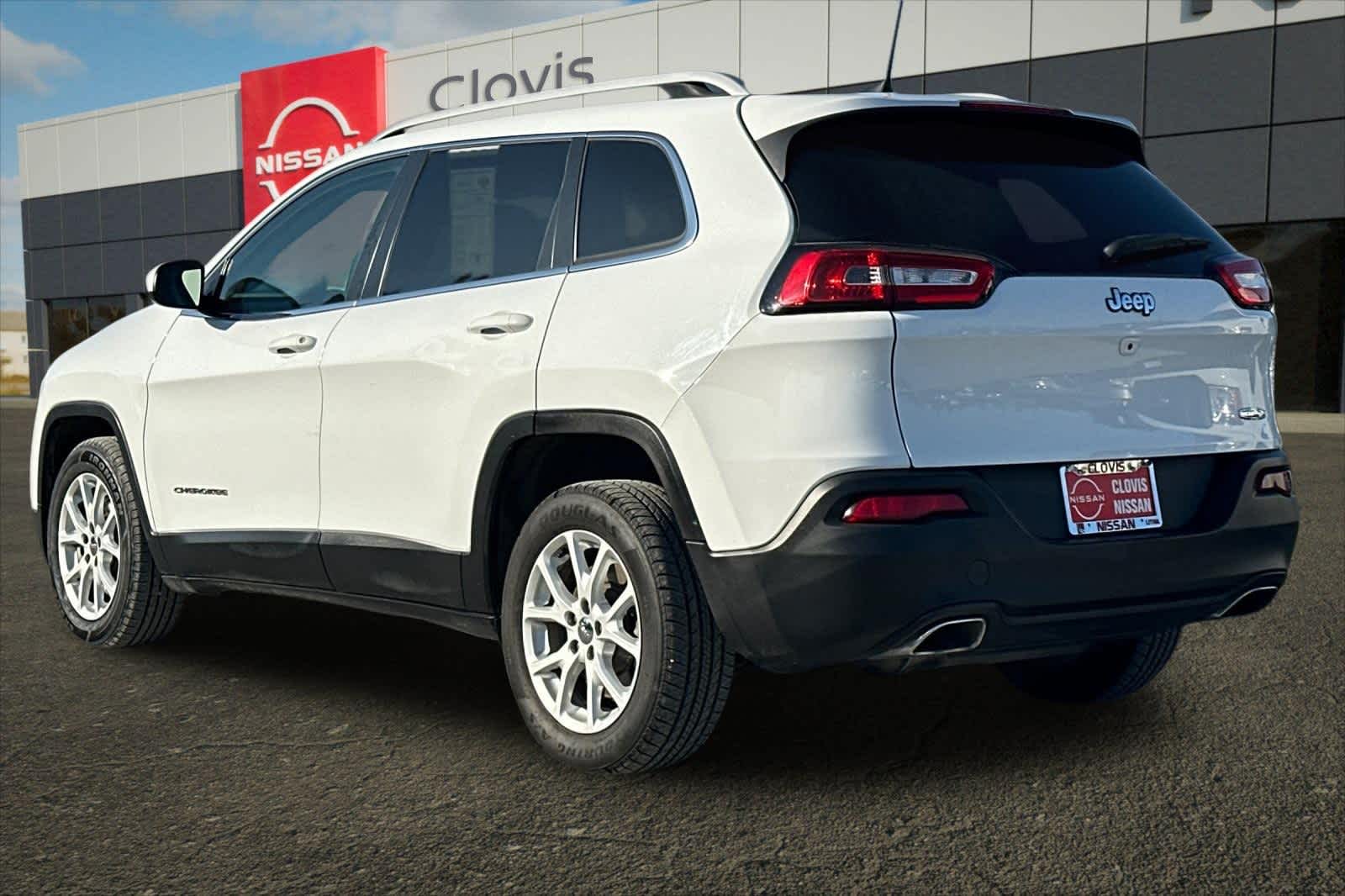 Thumbnail: 2017 Jeep Cherokee - 7