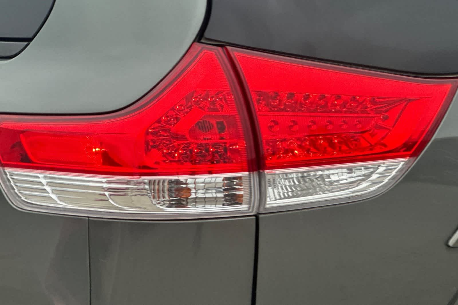 Thumbnail: 2014 Toyota Sienna - 35