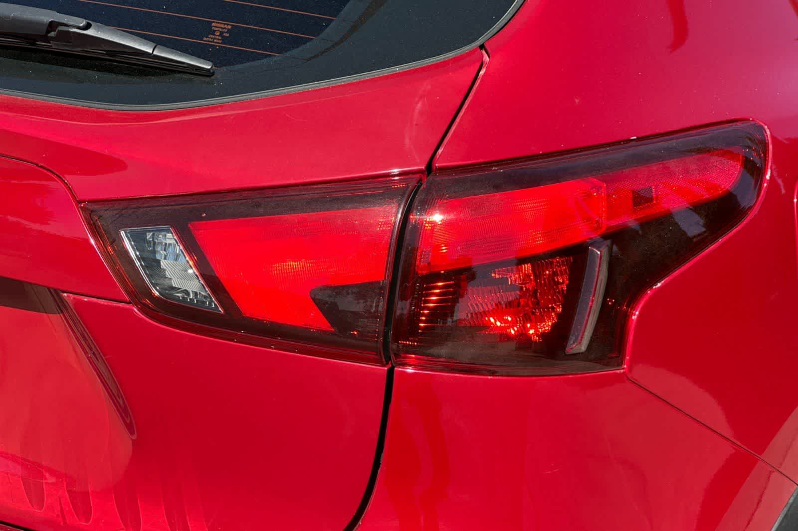 Thumbnail: 2018 Nissan Rogue Sport - 34