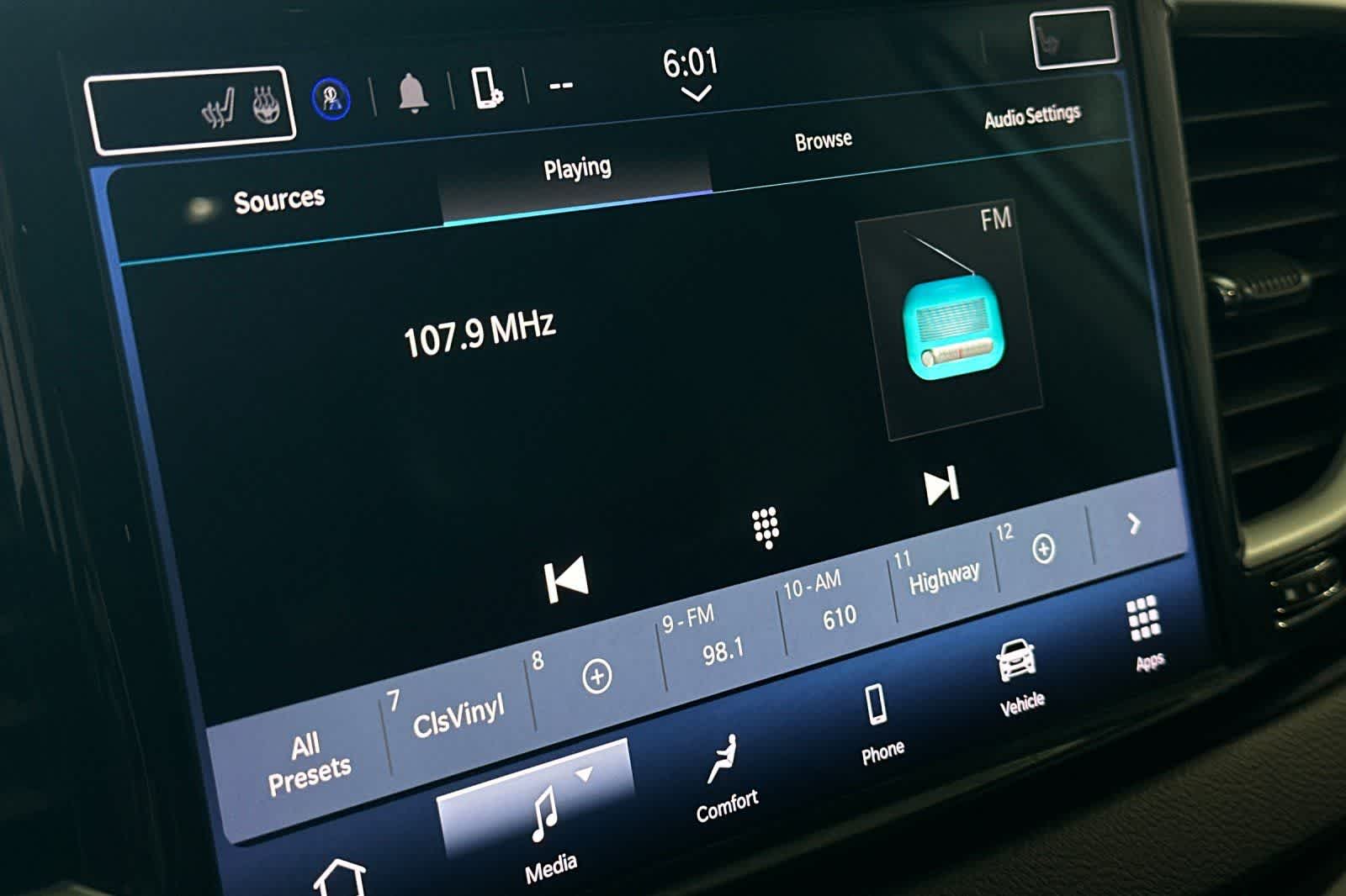 Thumbnail: 2022 Chrysler Pacifica - 23