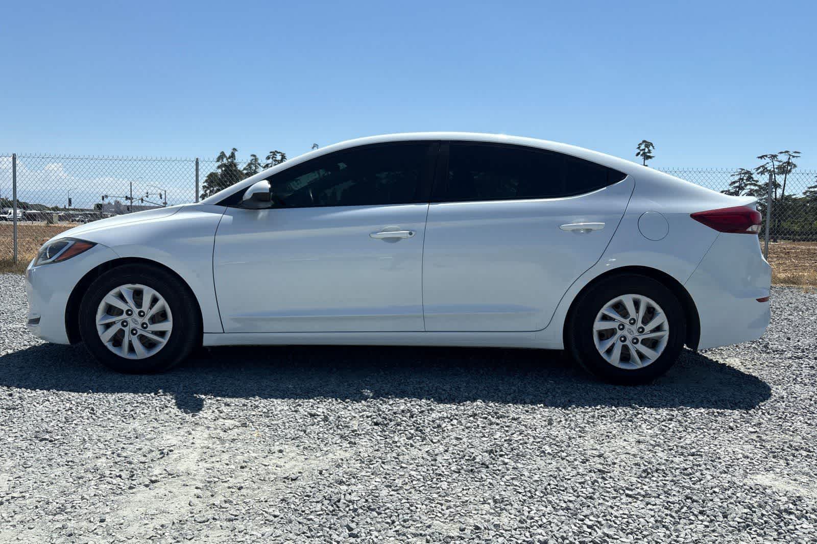 Thumbnail: 2017 Hyundai Elantra - 6