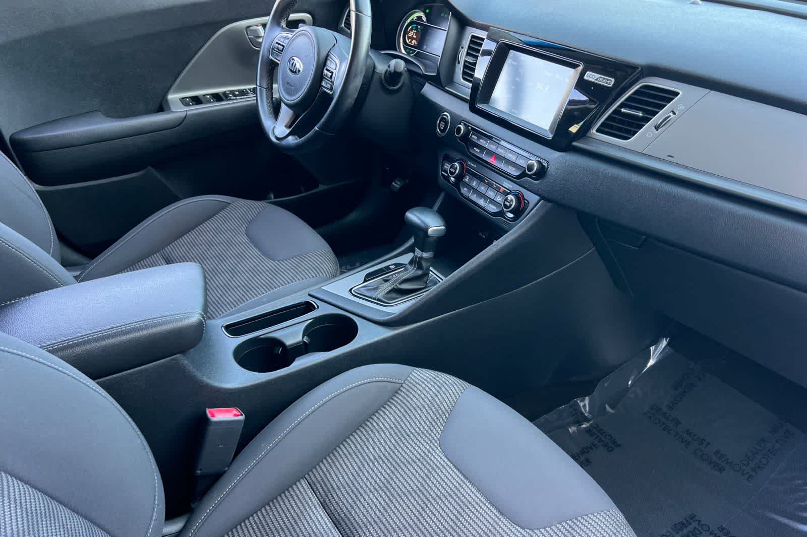 Thumbnail: 2018 Kia Niro - 18