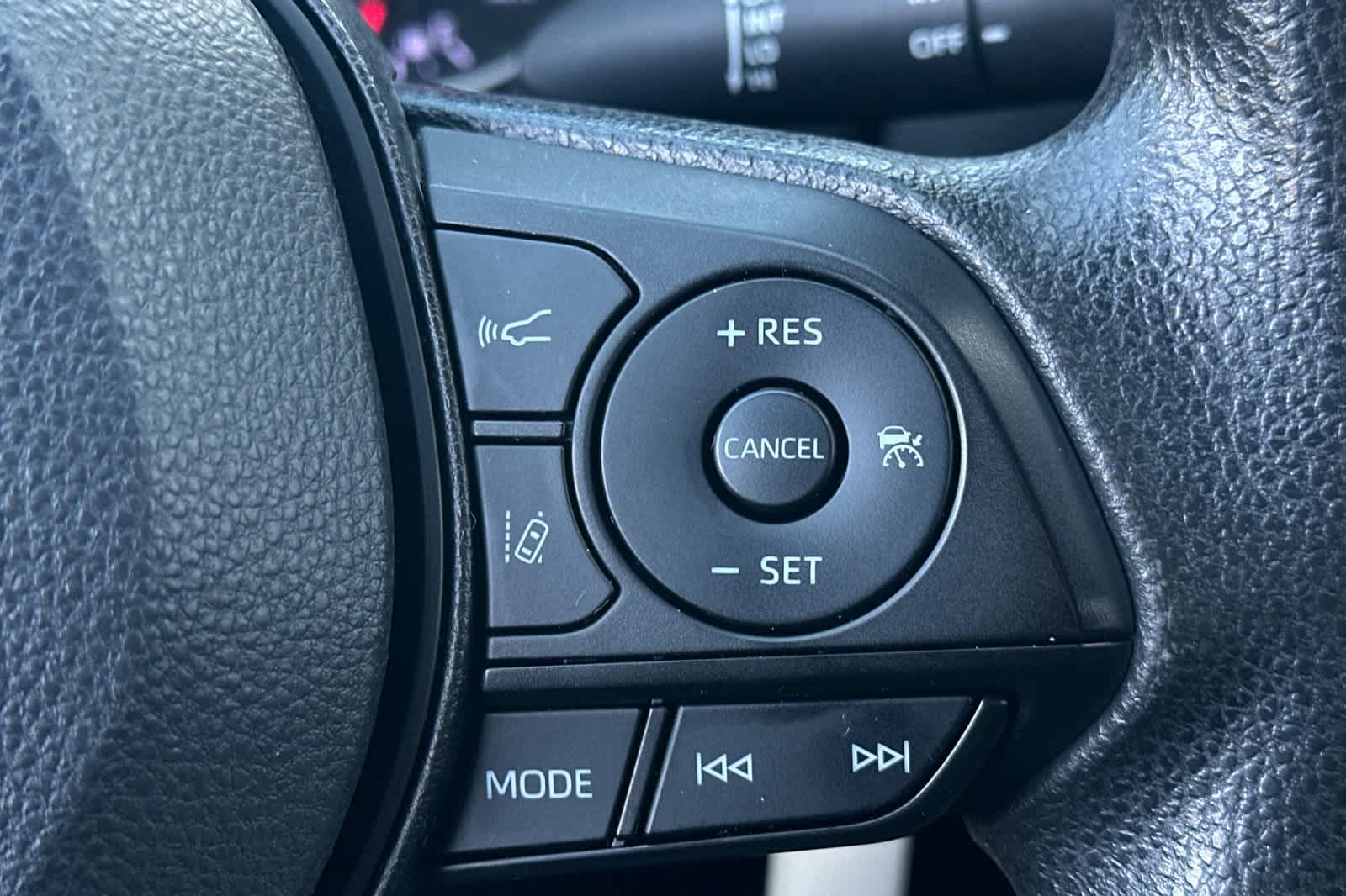 Thumbnail: 2022 Toyota RAV4 - 28