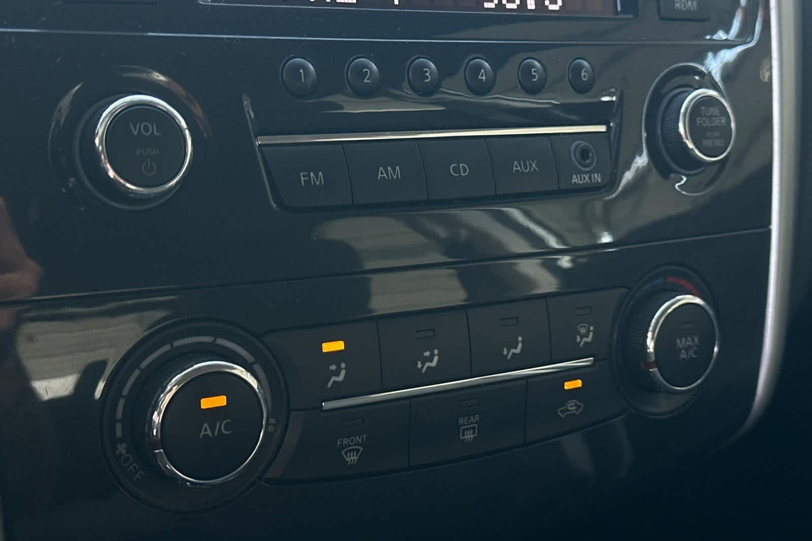 Thumbnail: 2014 Nissan Altima - 21