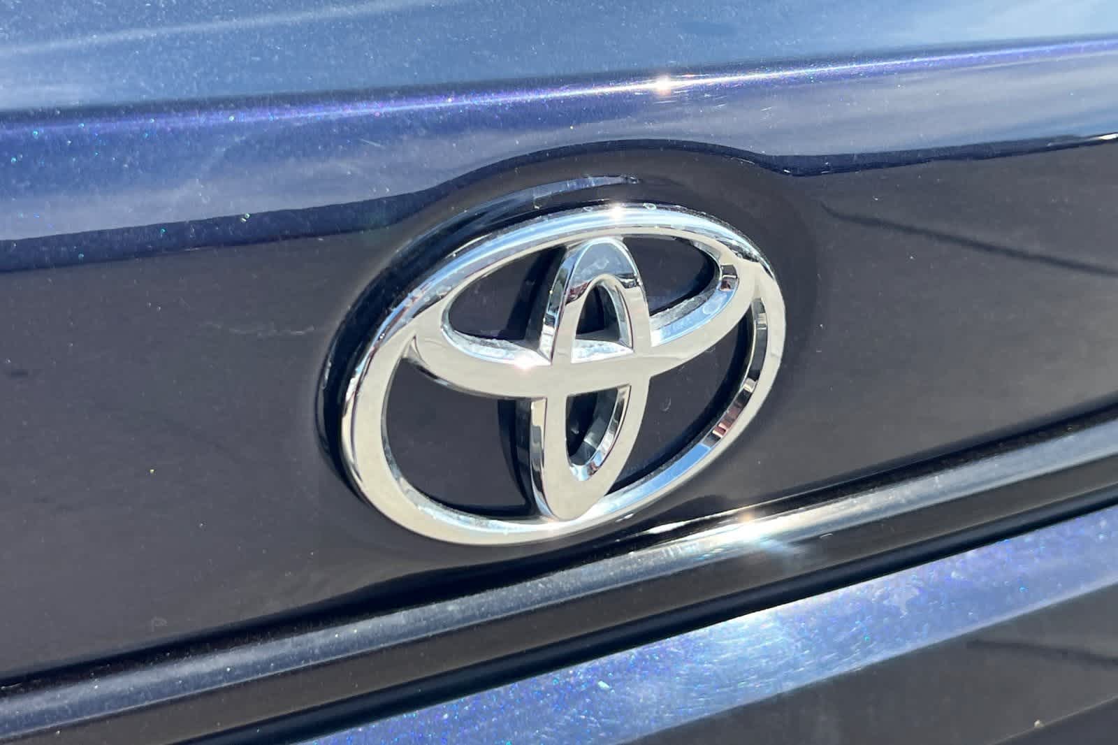 Thumbnail: 2025 Toyota Corolla - 15