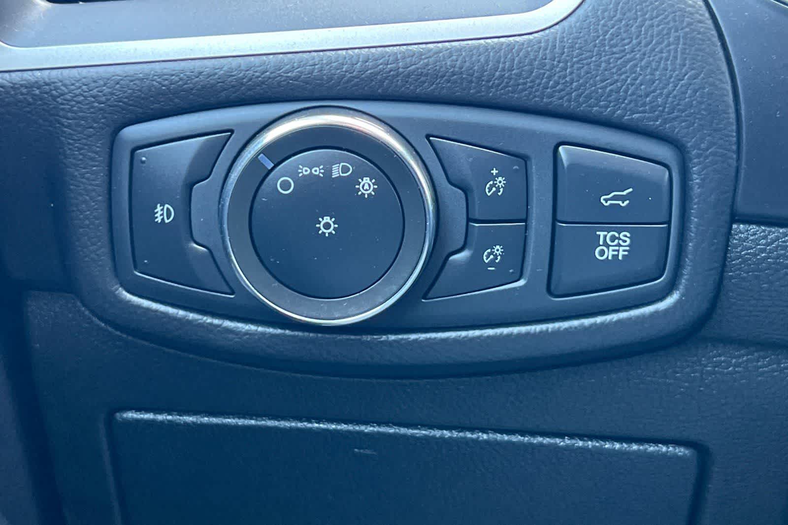 Thumbnail: 2020 Ford Edge - 35