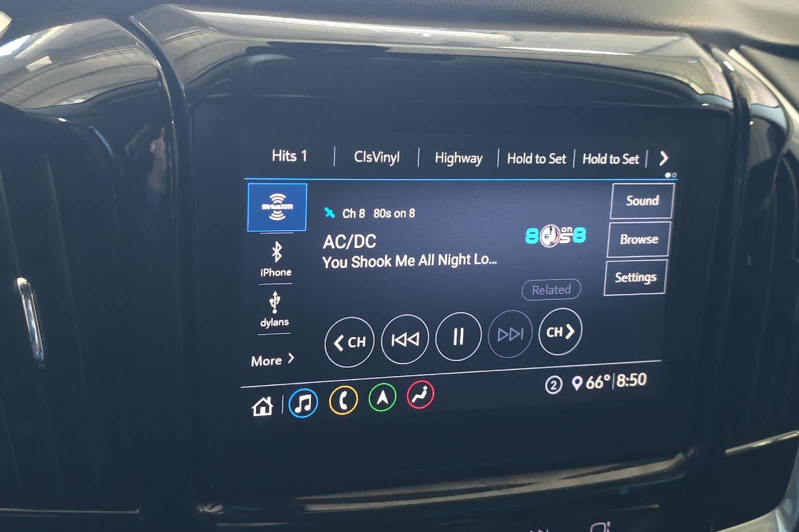 Thumbnail: 2020 Chevrolet Traverse - 20