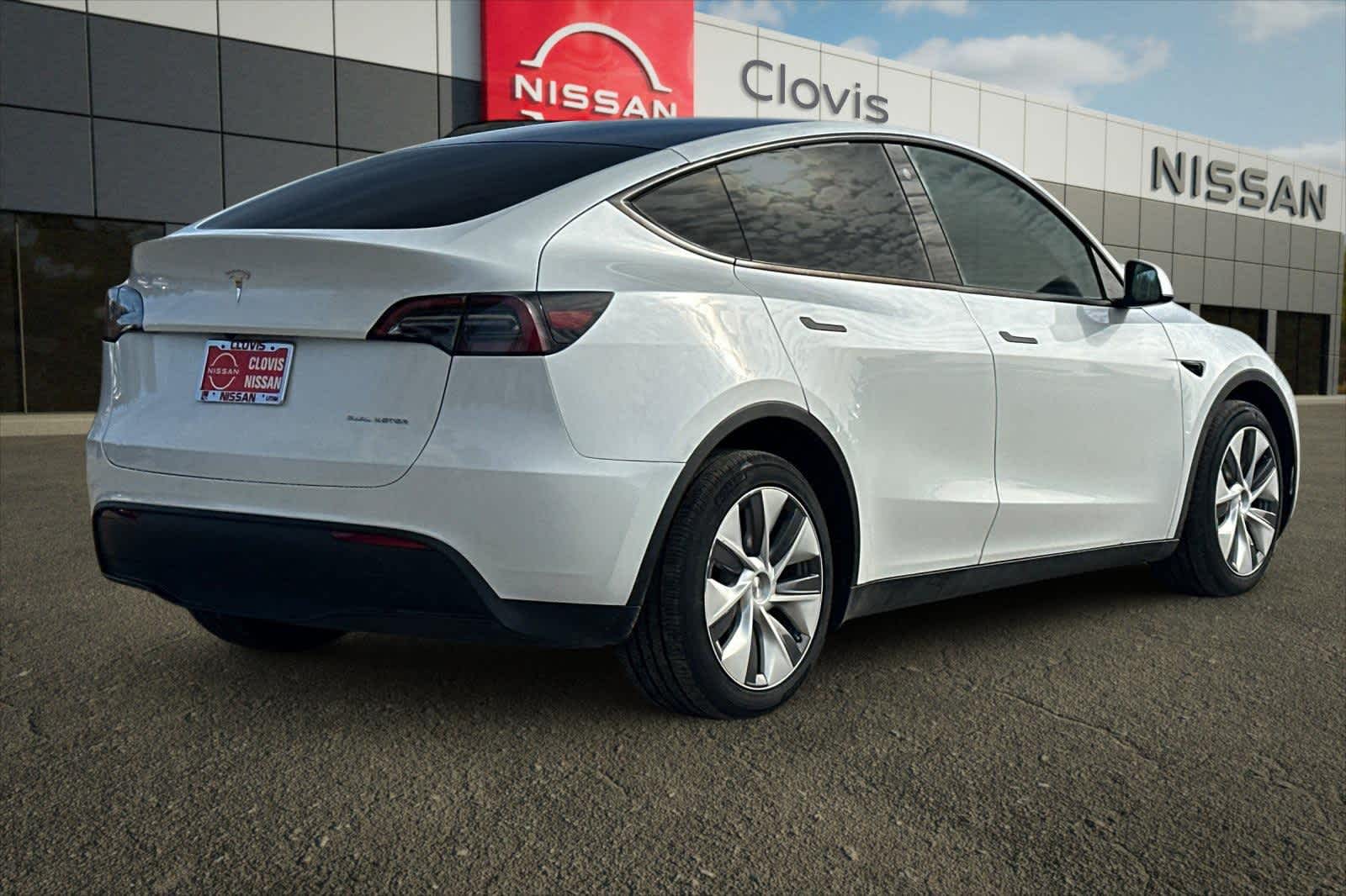 Thumbnail: 2023 Tesla Model Y - 3