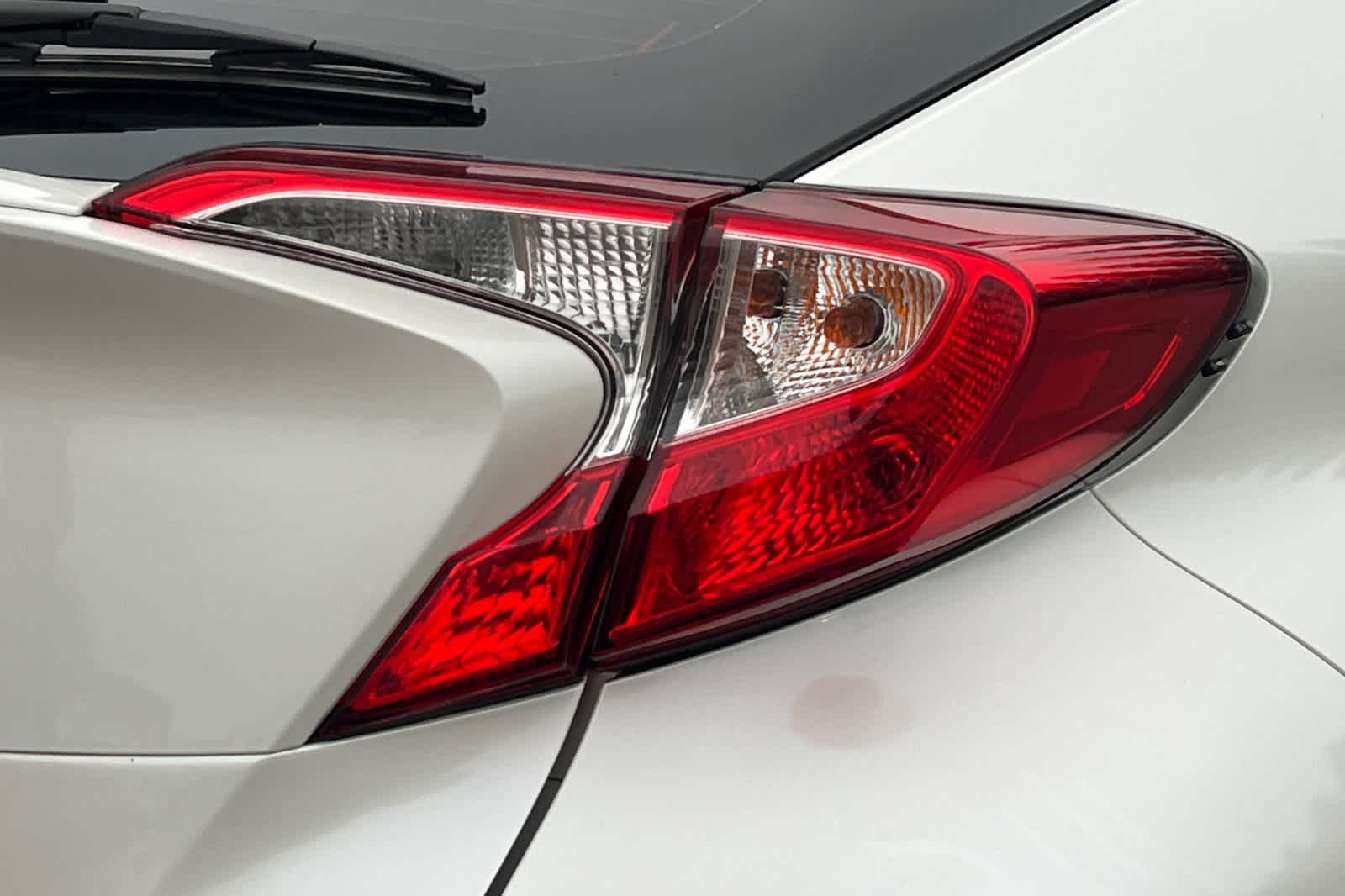 Thumbnail: 2018 Toyota C-HR - 33