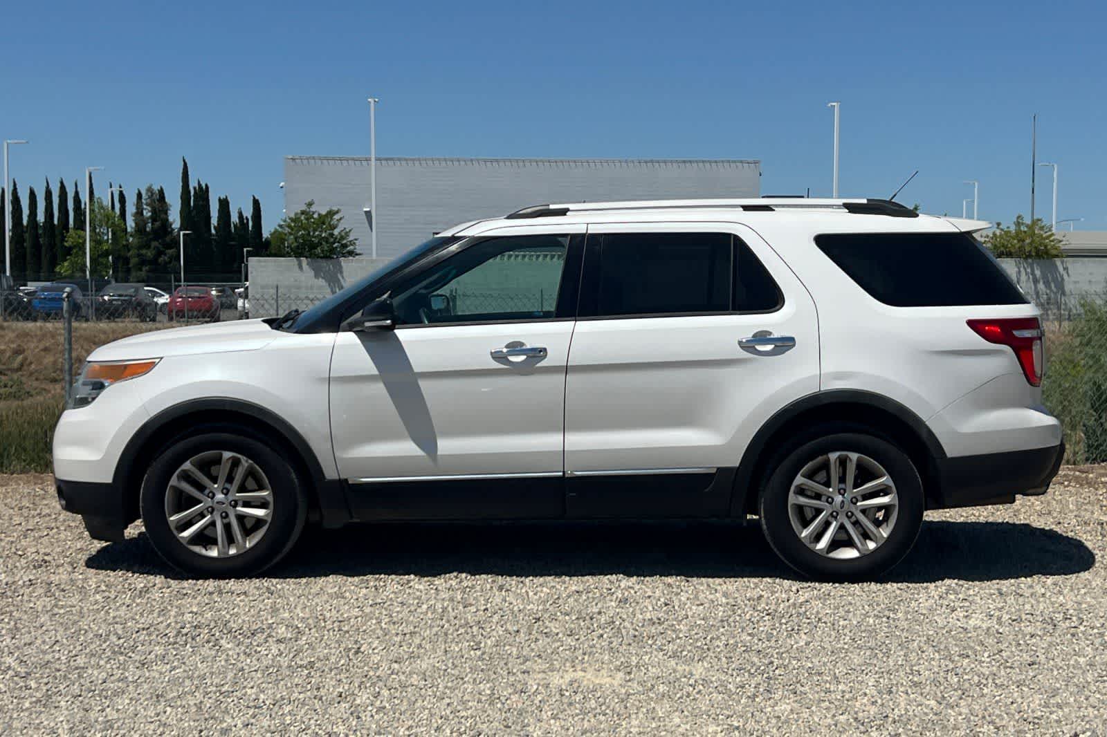 Thumbnail: 2013 Ford Explorer - 6