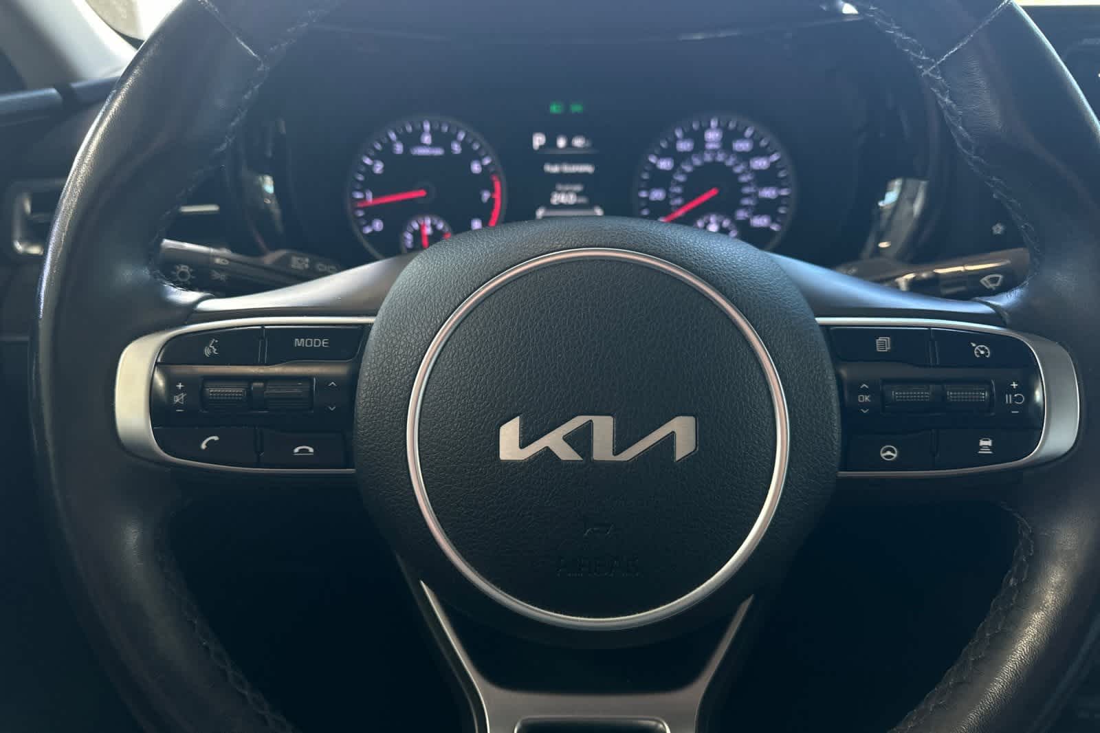 Thumbnail: 2022 Kia K5 - 25
