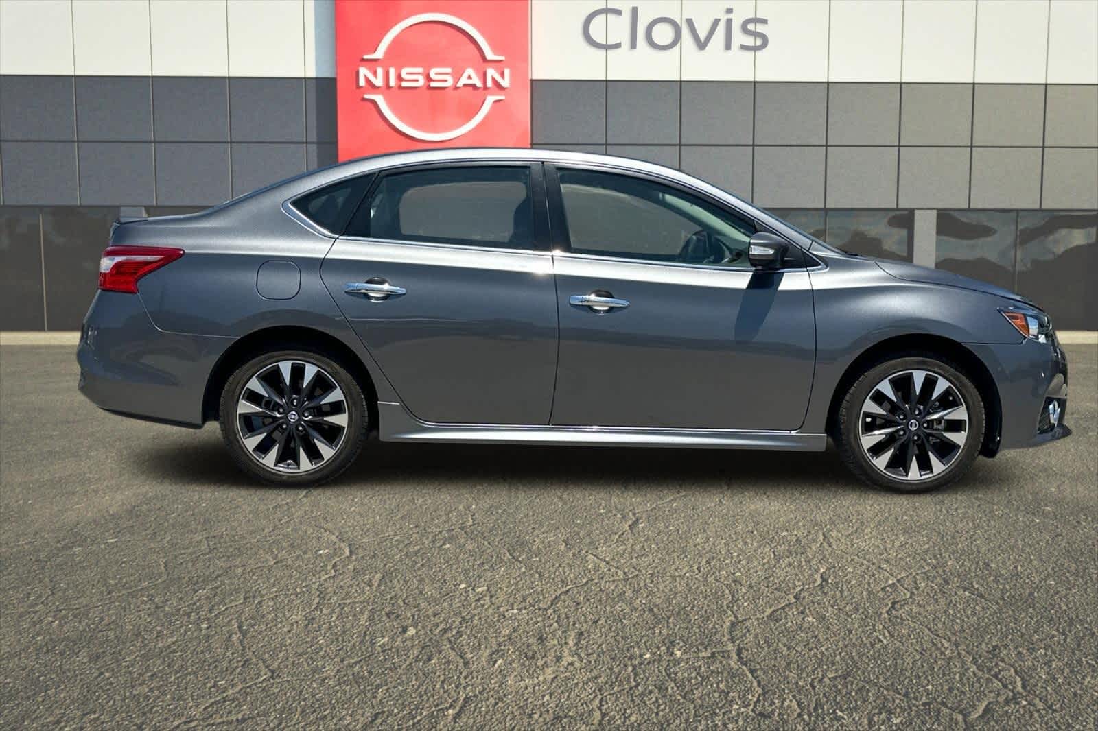 Thumbnail: 2016 Nissan Sentra - 9