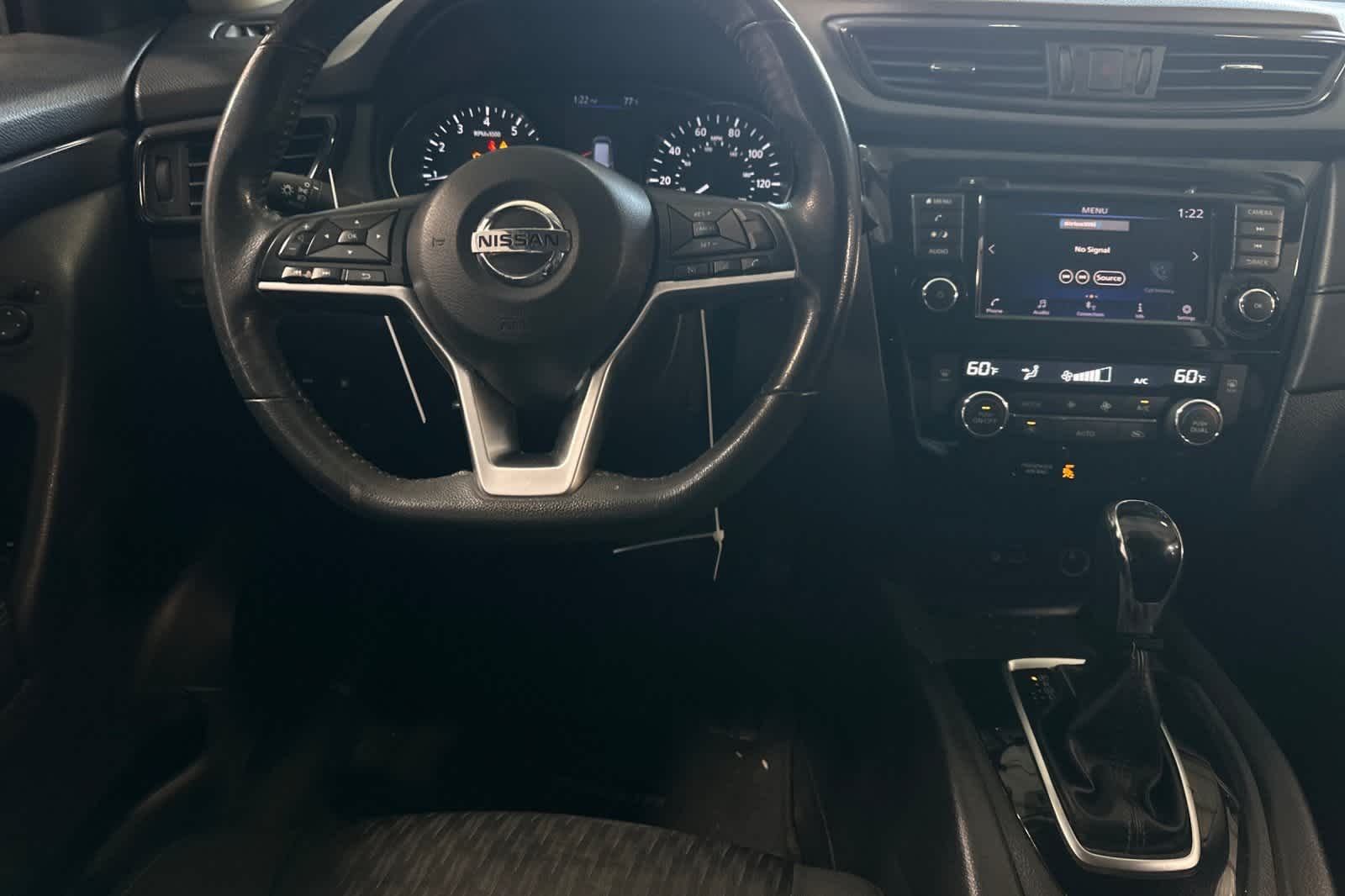 Thumbnail: 2018 Nissan Rogue - 17