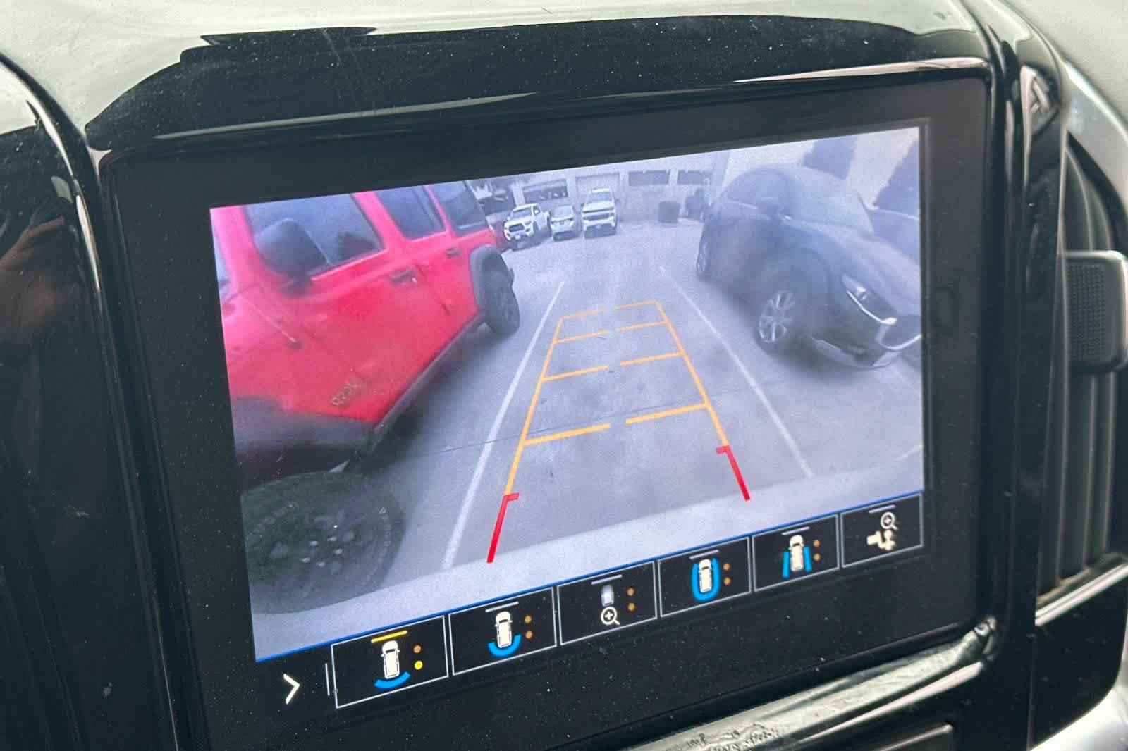 Thumbnail: 2020 Chevrolet Traverse - 22