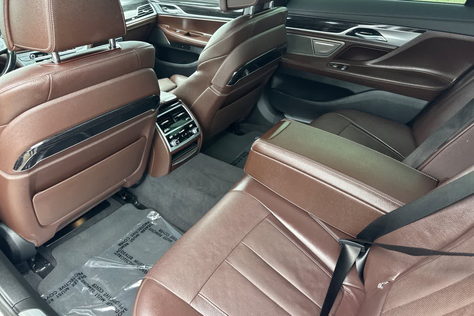 Thumbnail: 2022 BMW 7 Series - 4
