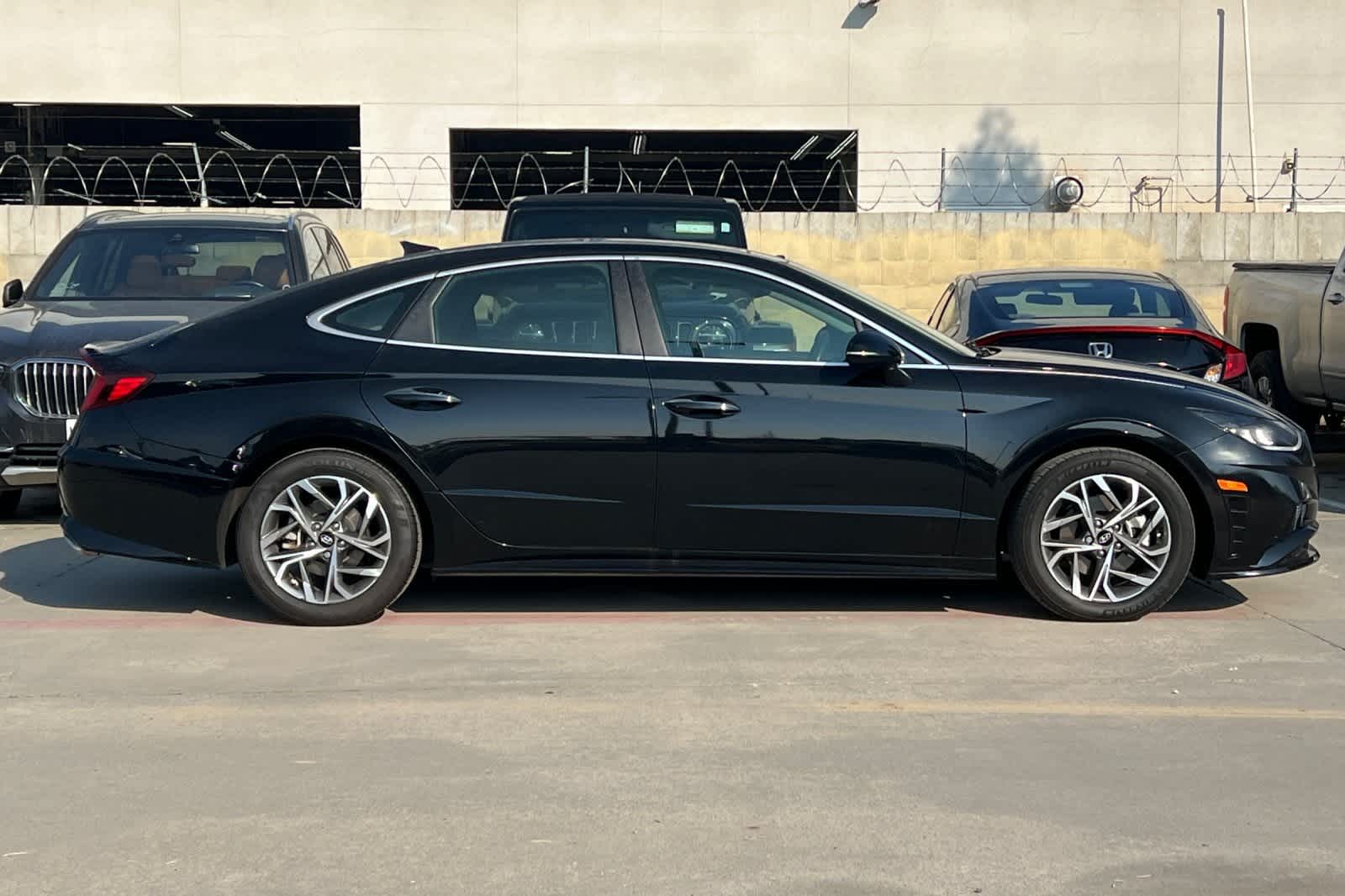 Thumbnail: 2021 Hyundai Sonata - 9