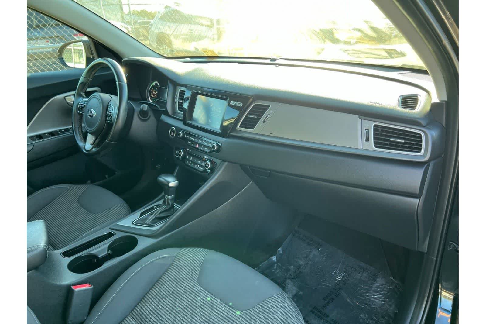 Thumbnail: 2018 Kia Niro - 27