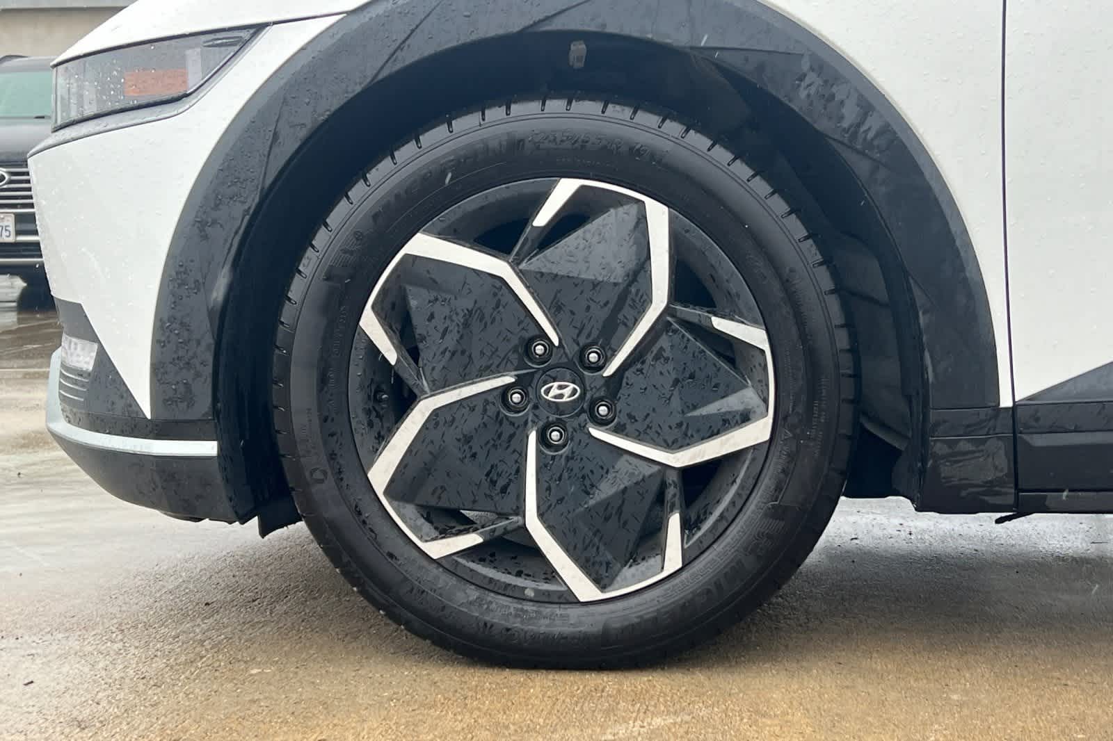 Thumbnail: 2024 Hyundai Ioniq 5 - 29