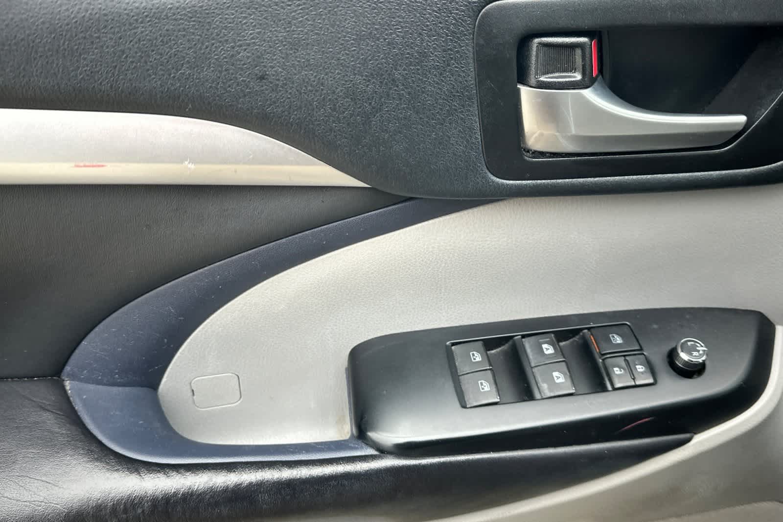 Thumbnail: 2019 Toyota Highlander - 13