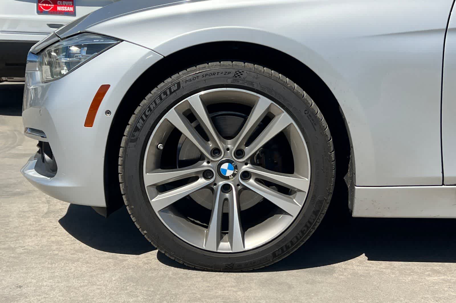 Thumbnail: 2017 BMW 3 Series - 12