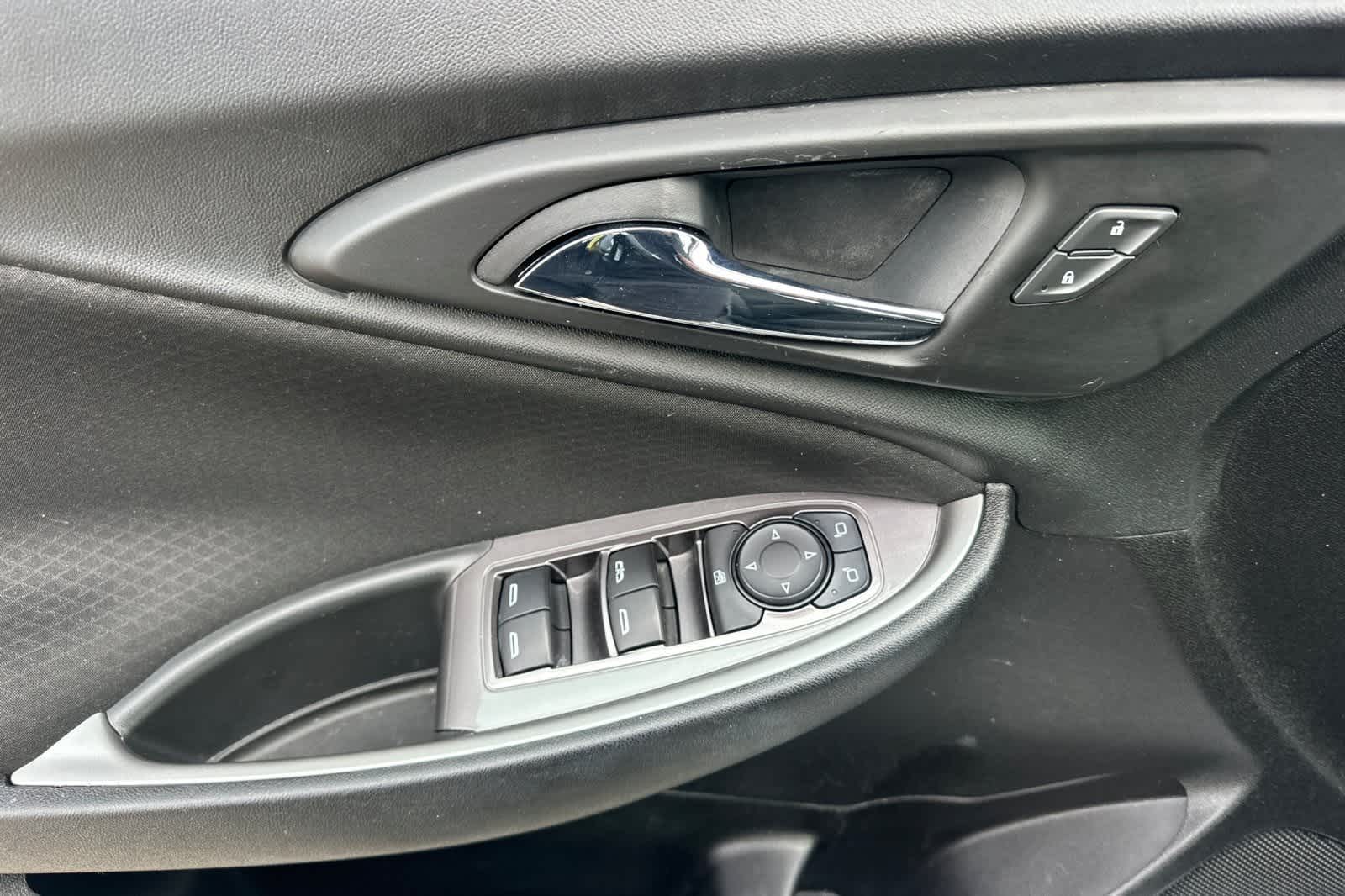 Thumbnail: 2022 Chevrolet Malibu - 13