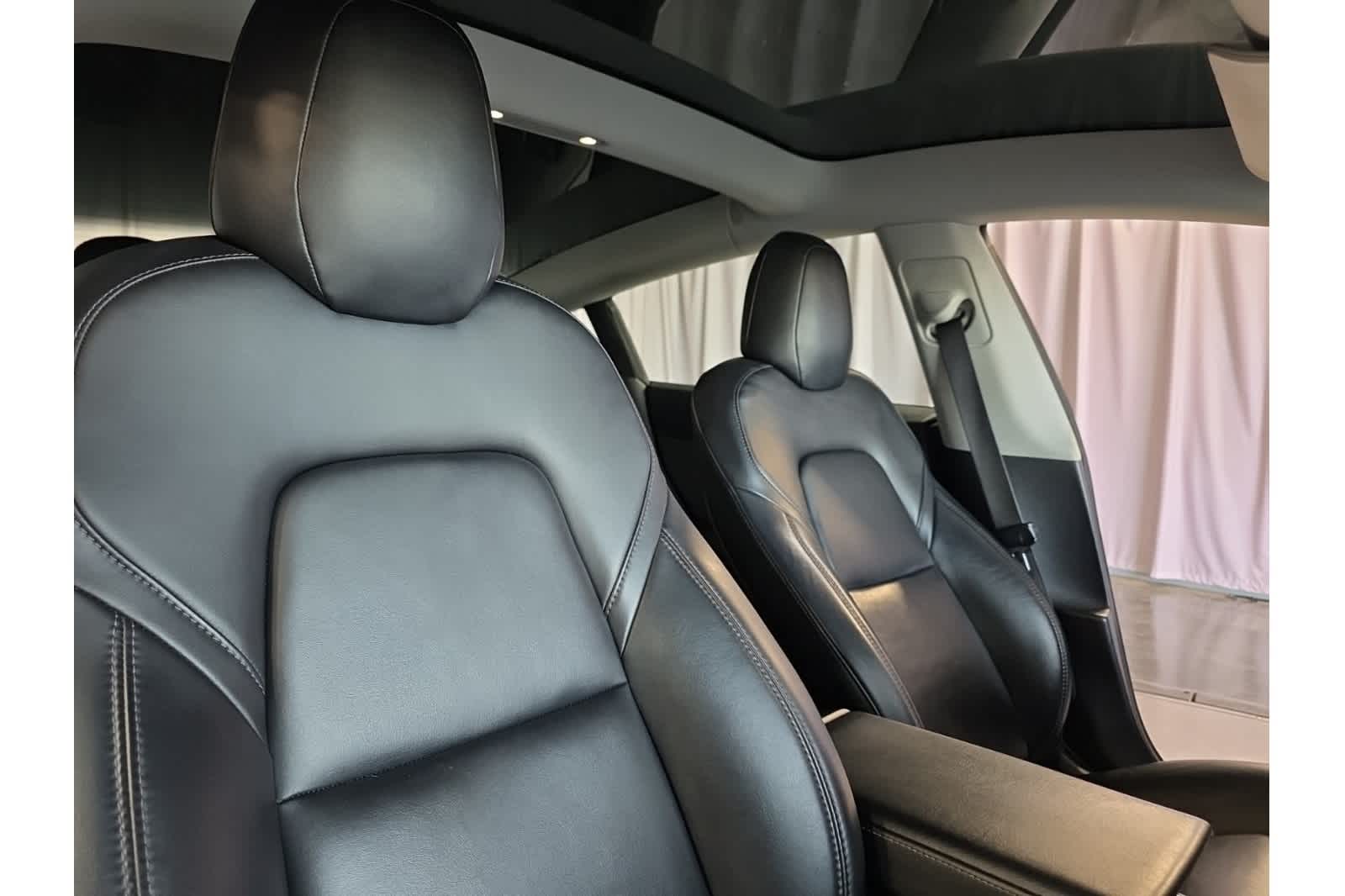 Thumbnail: 2019 Tesla Model 3 - 14