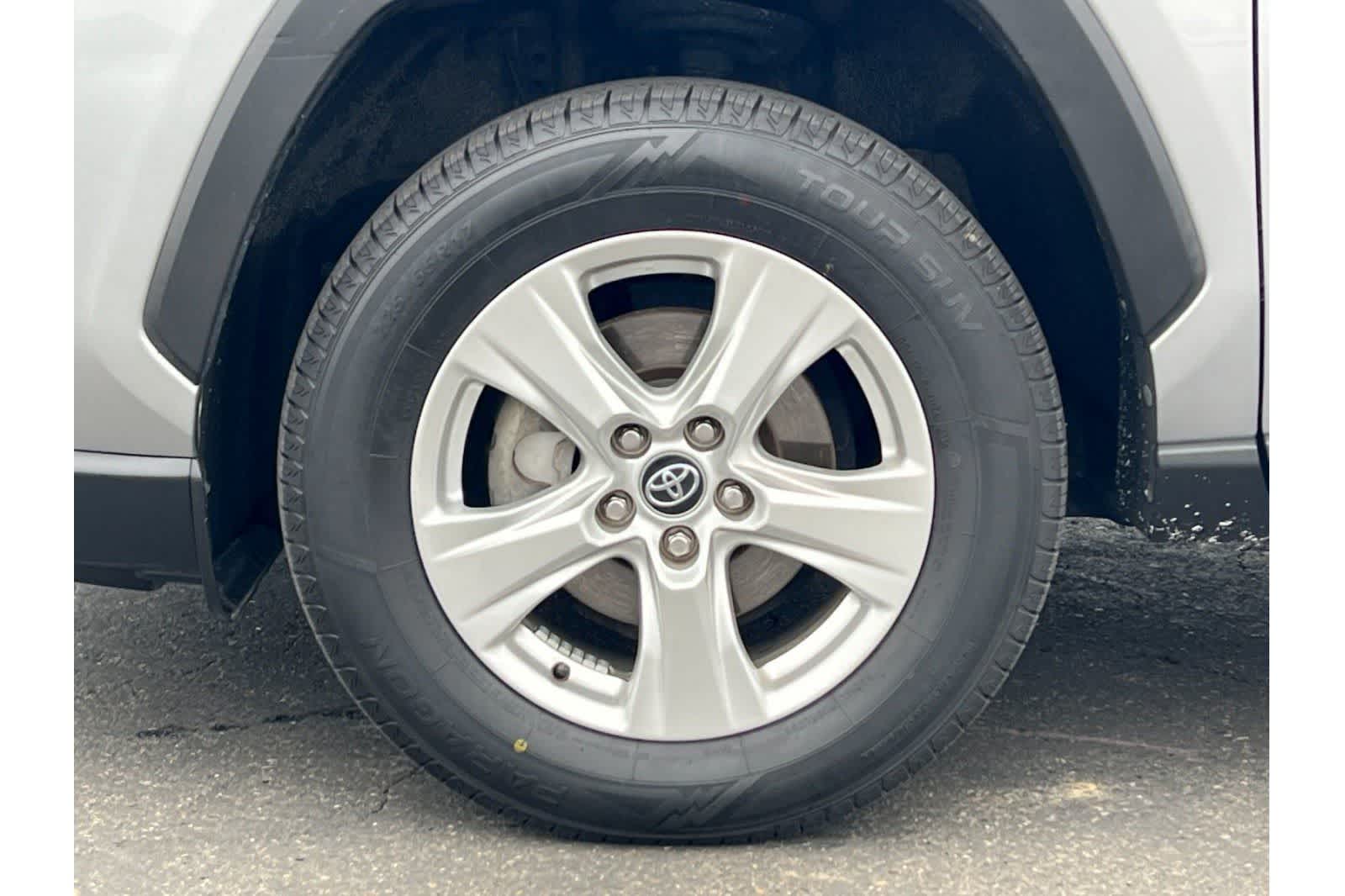 Thumbnail: 2020 Toyota RAV4 - 28