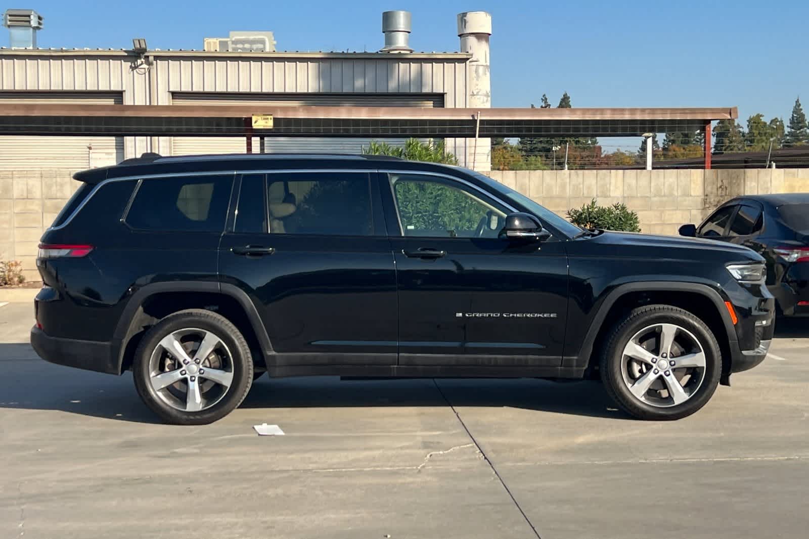 Thumbnail: 2021 Jeep Grand Cherokee L - 9