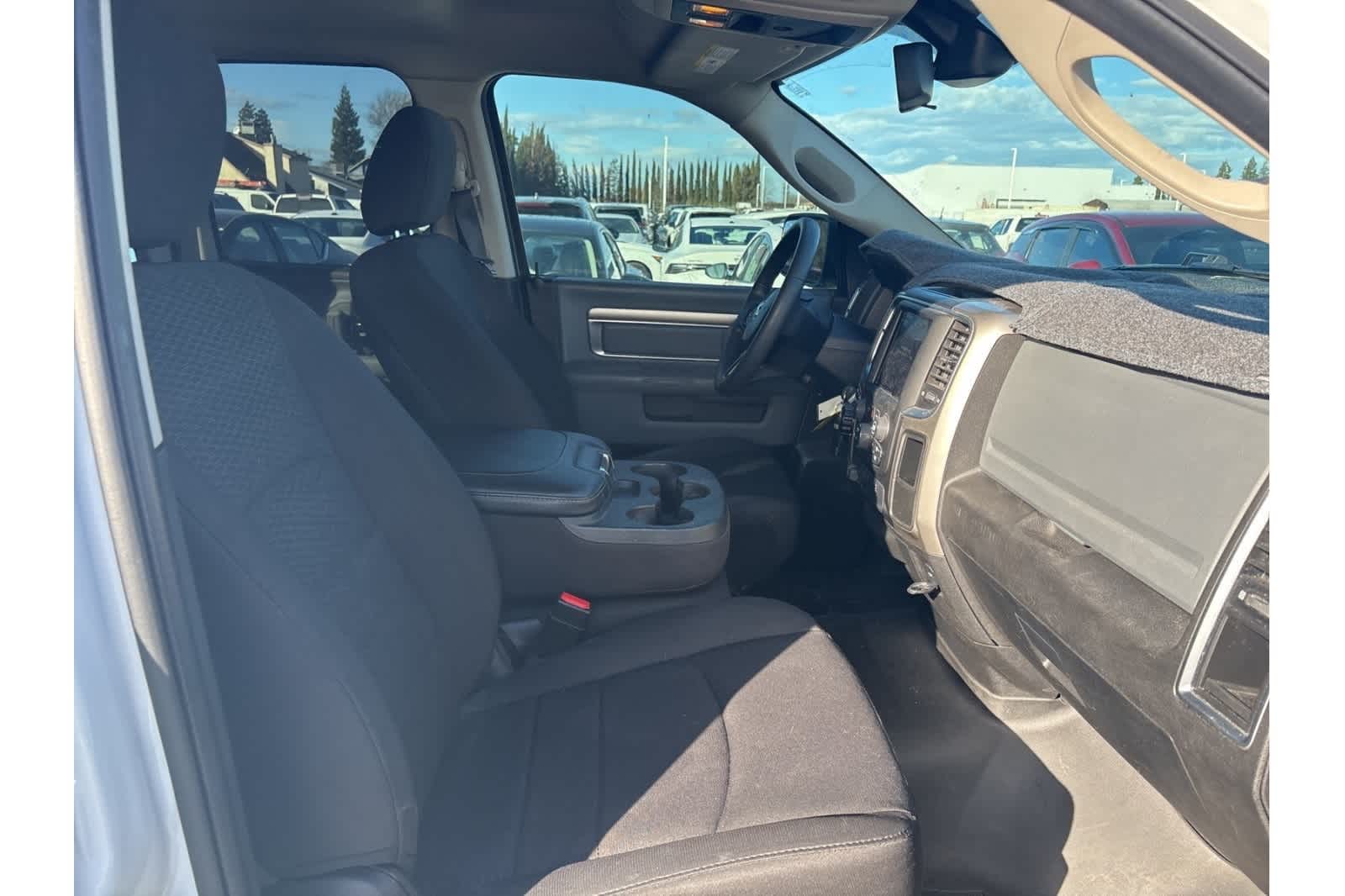 Thumbnail: 2019 RAM 1500 Classic - 14