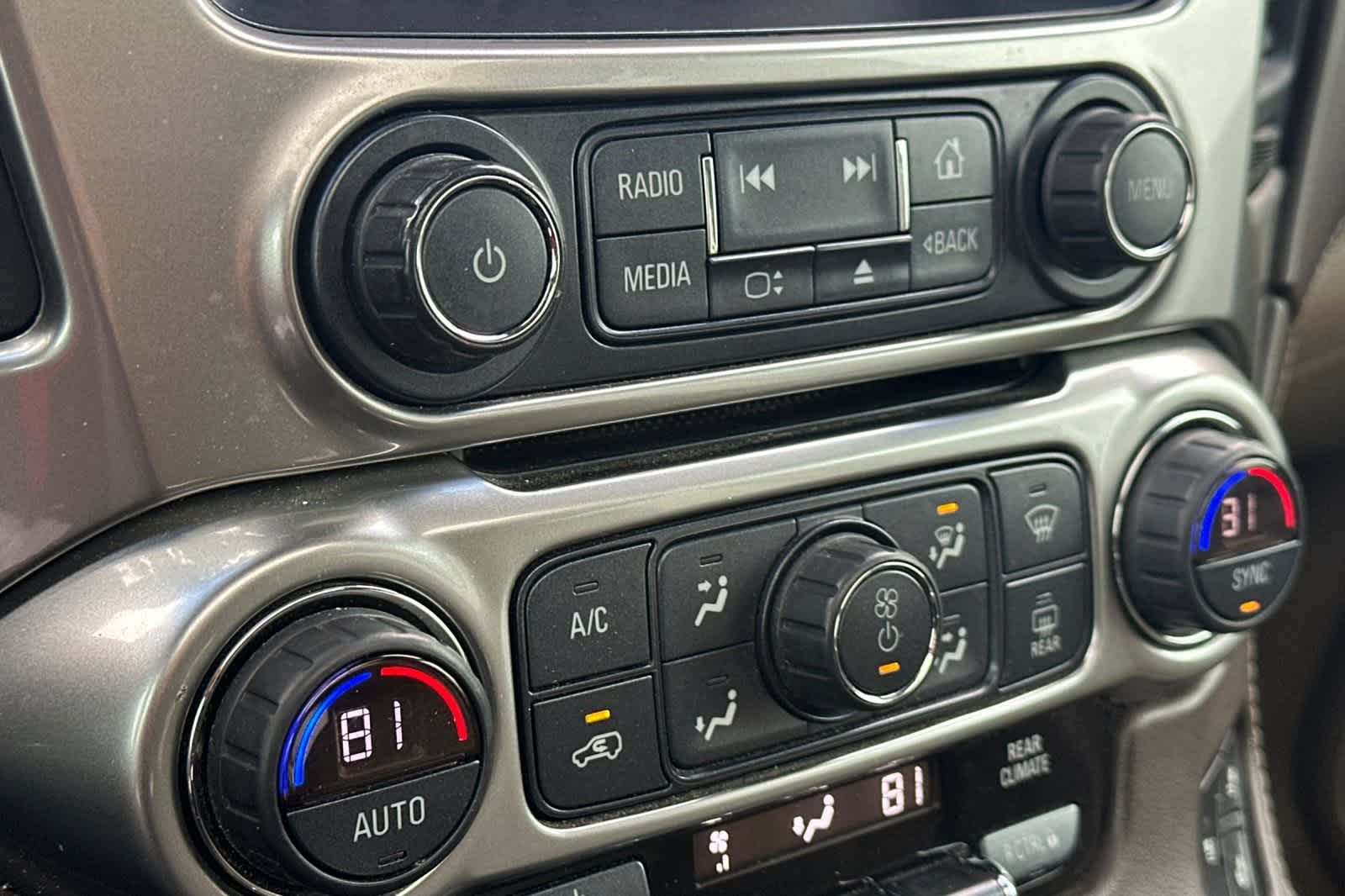 Thumbnail: 2018 Chevrolet Suburban - 23