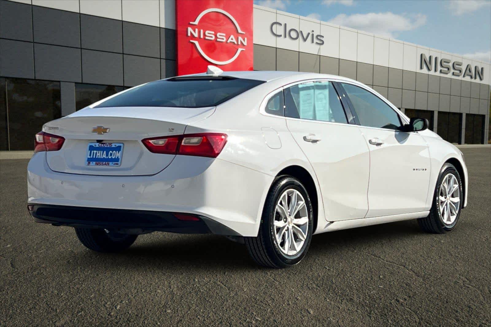 Thumbnail: 2024 Chevrolet Malibu - 3