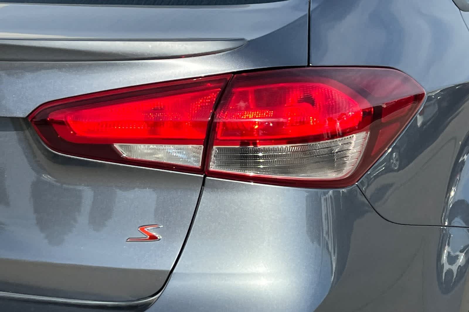 Thumbnail: 2018 Kia Forte - 15