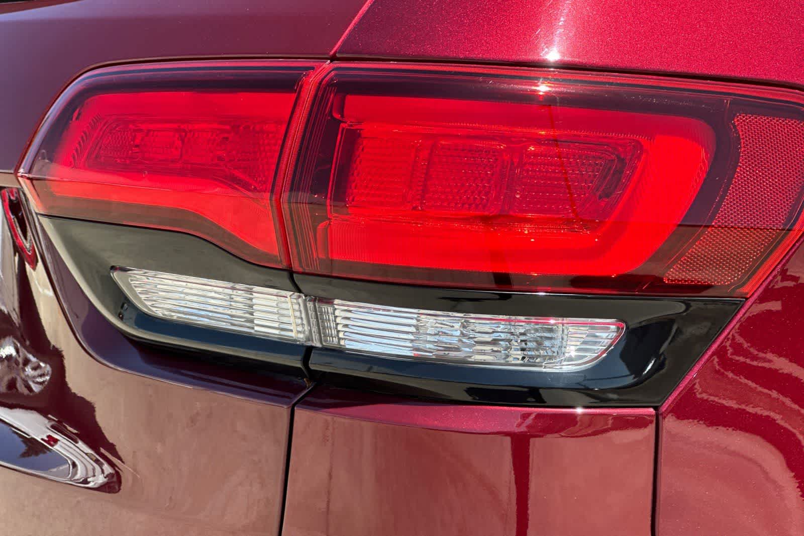 Thumbnail: 2020 Jeep Grand Cherokee - 35