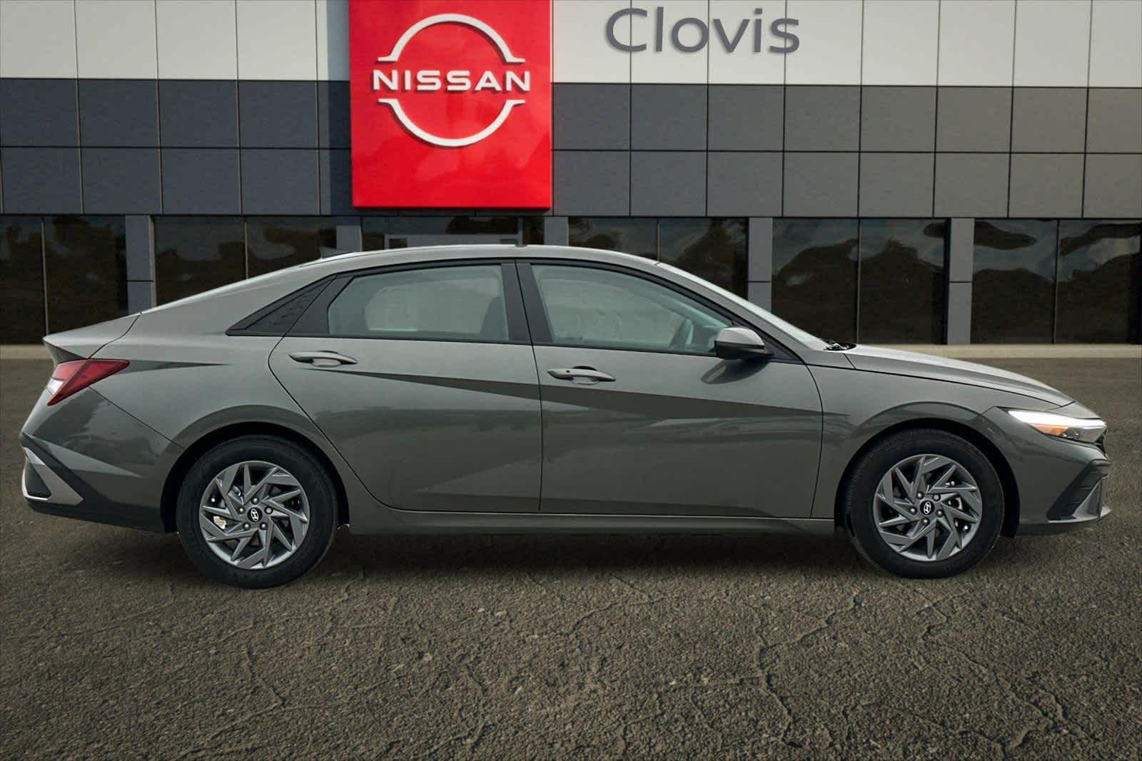 Thumbnail: 2024 Hyundai Elantra - 9