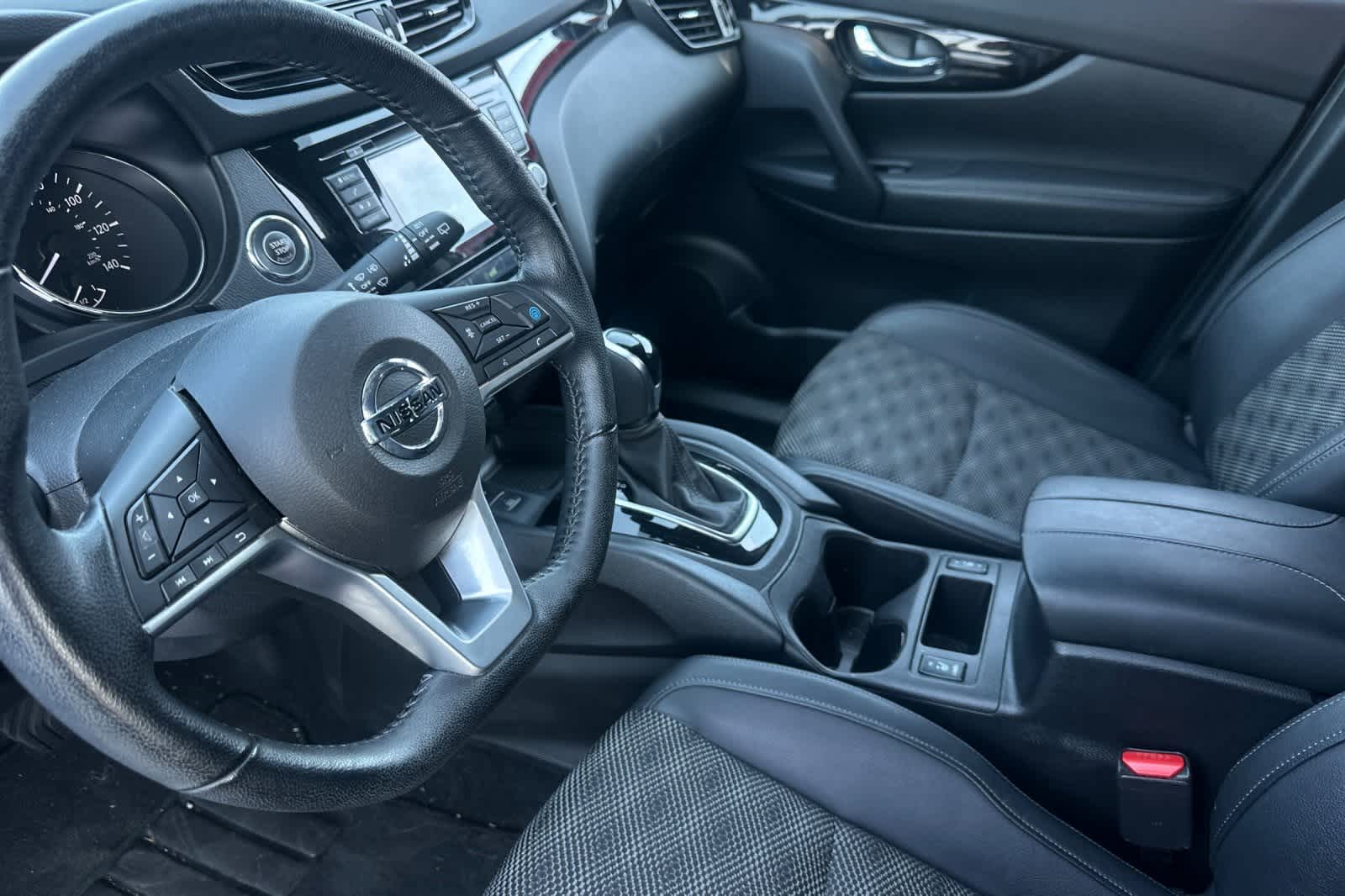 Thumbnail: 2022 Nissan Rogue Sport - 14