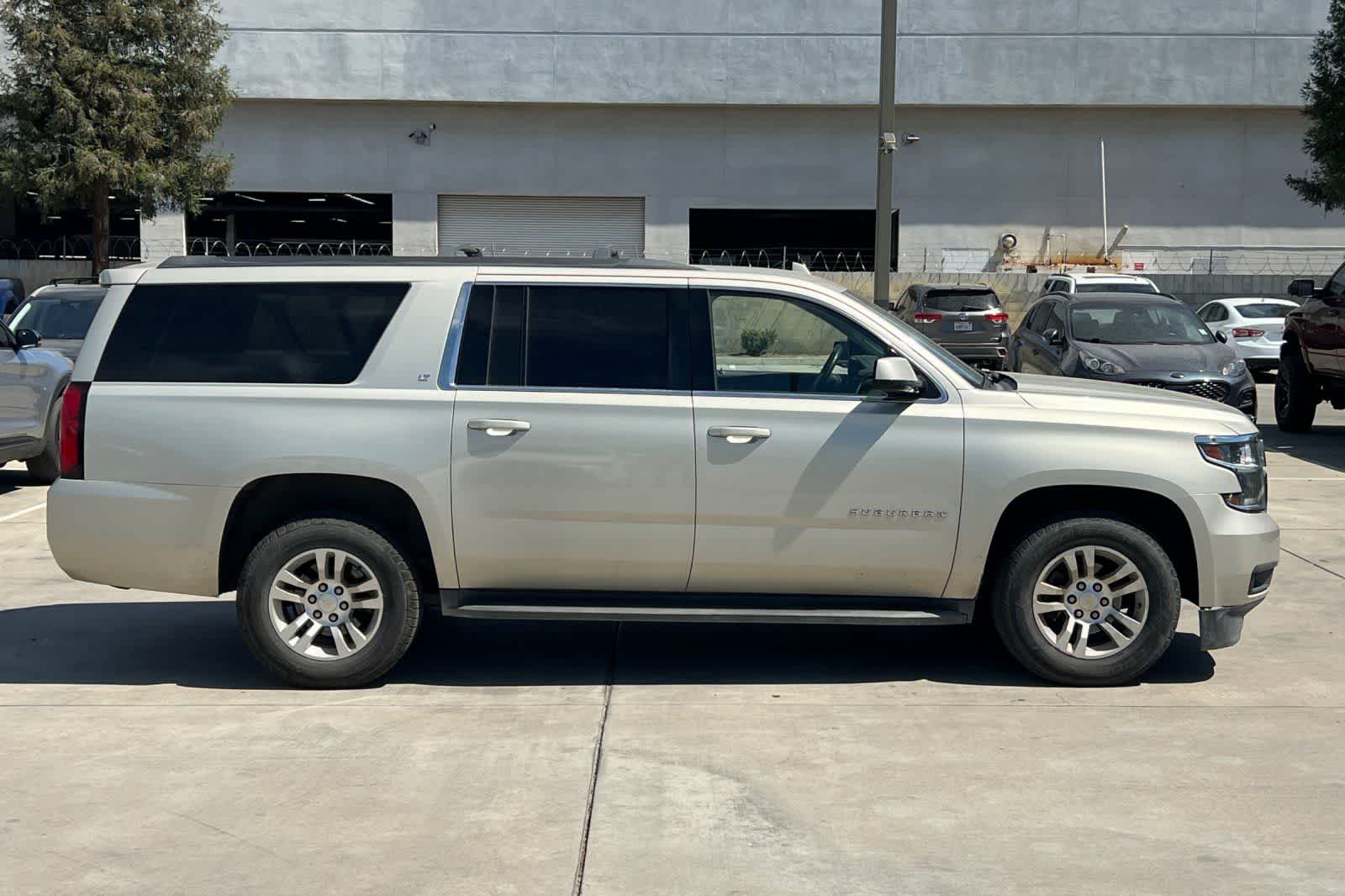 Thumbnail: 2015 Chevrolet Suburban - 9