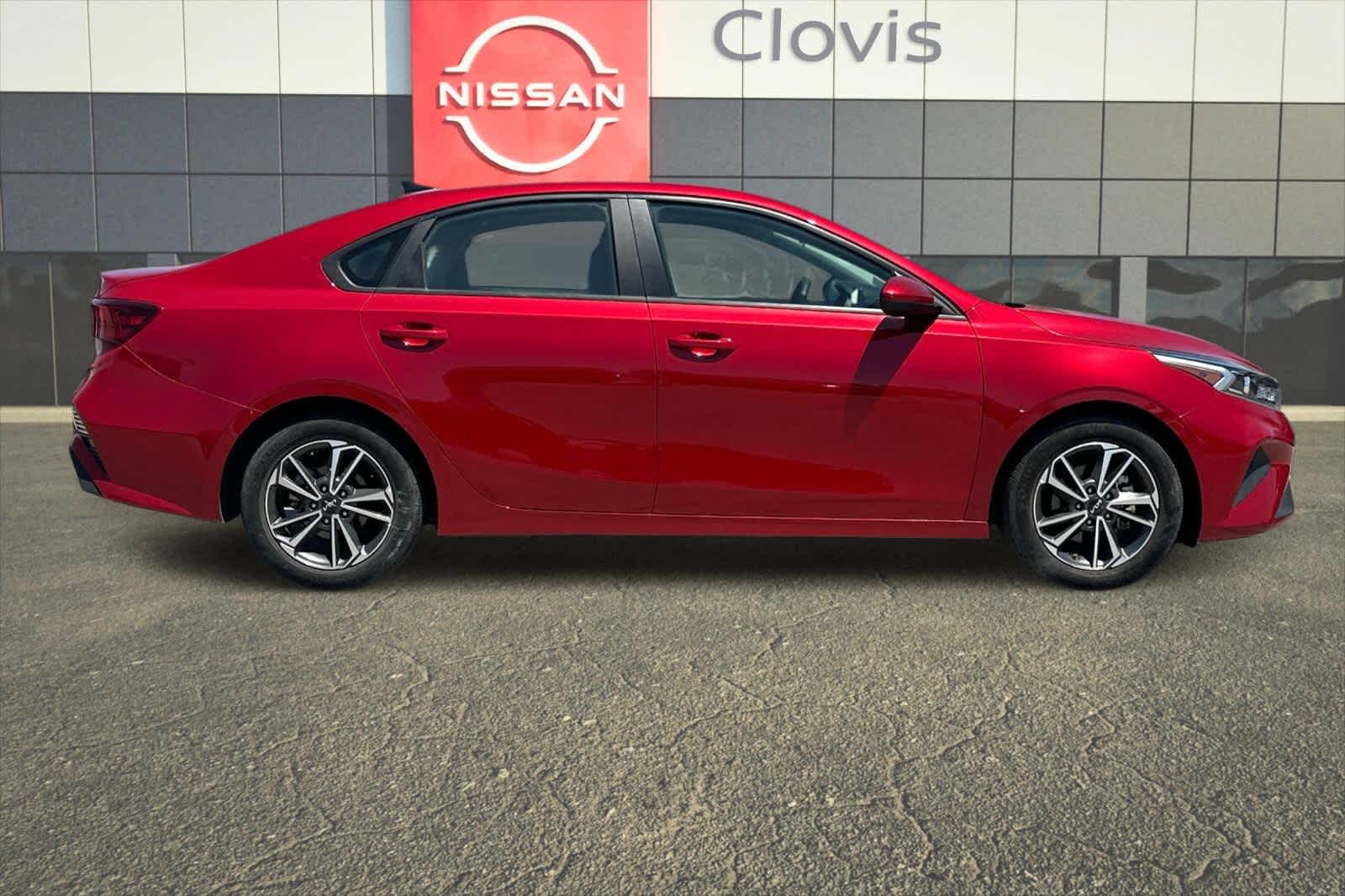 Thumbnail: 2023 Kia Forte - 9