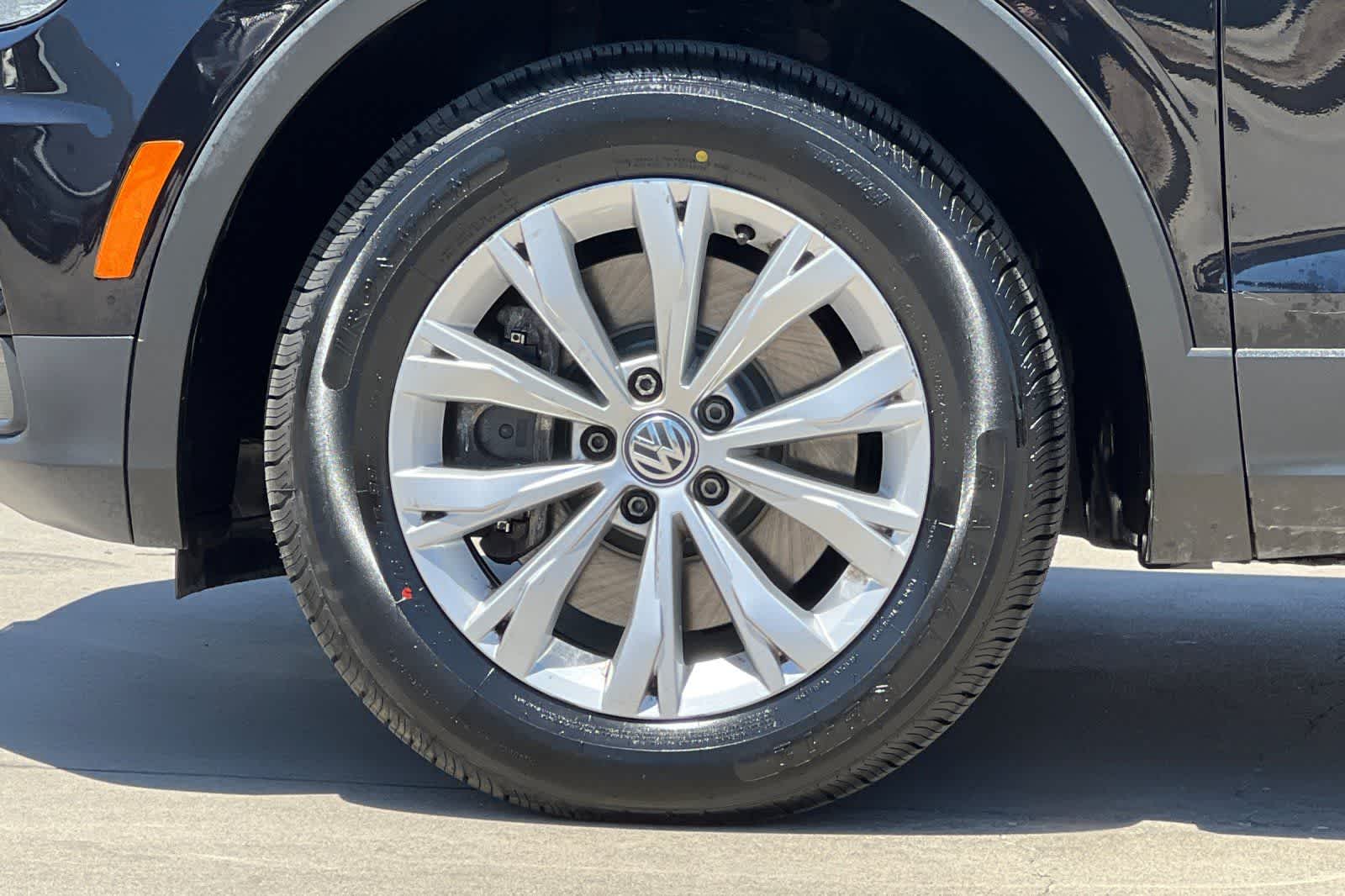 Thumbnail: 2018 Volkswagen Tiguan - 35