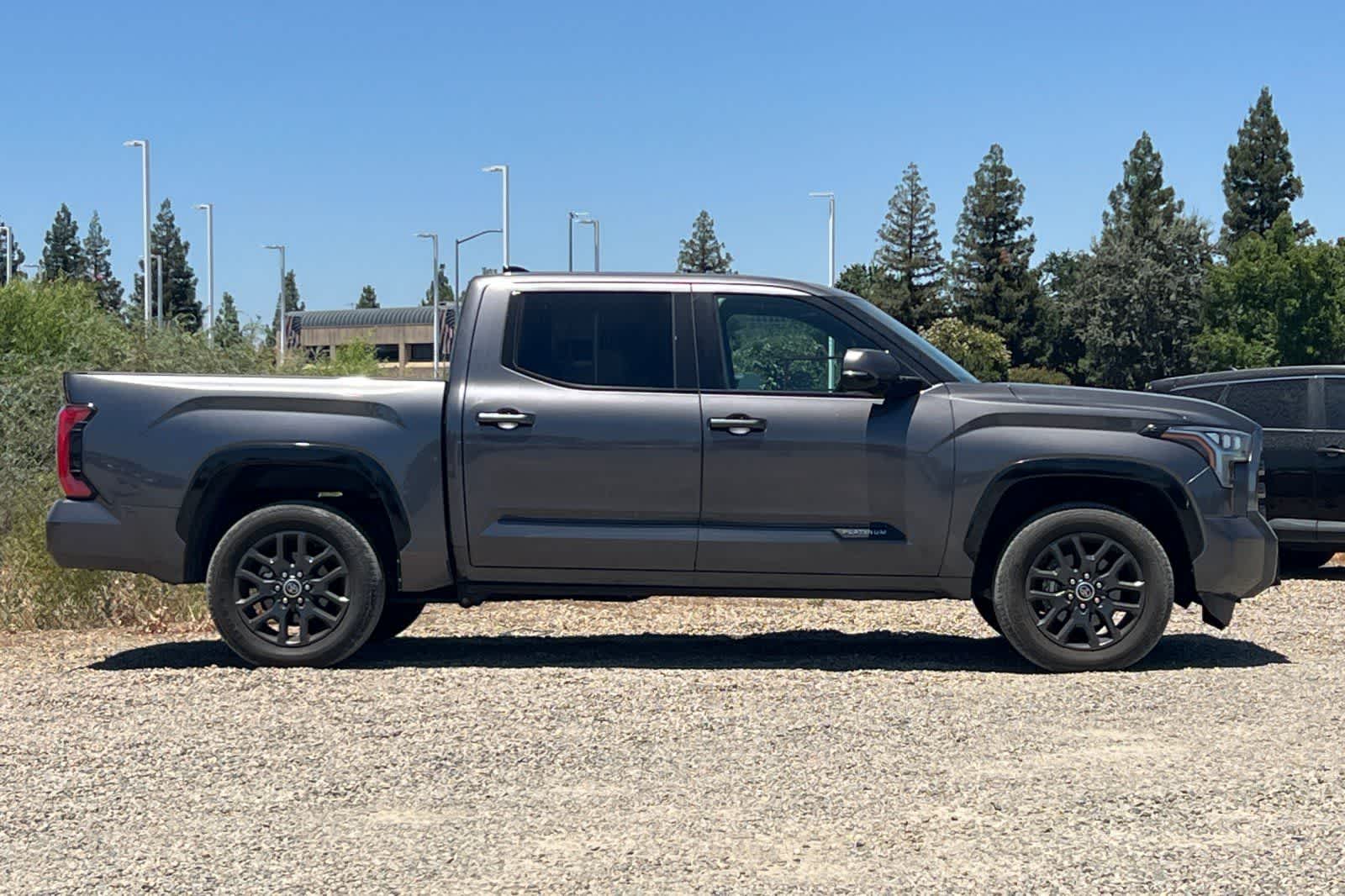 Thumbnail: 2023 Toyota Tundra - 9