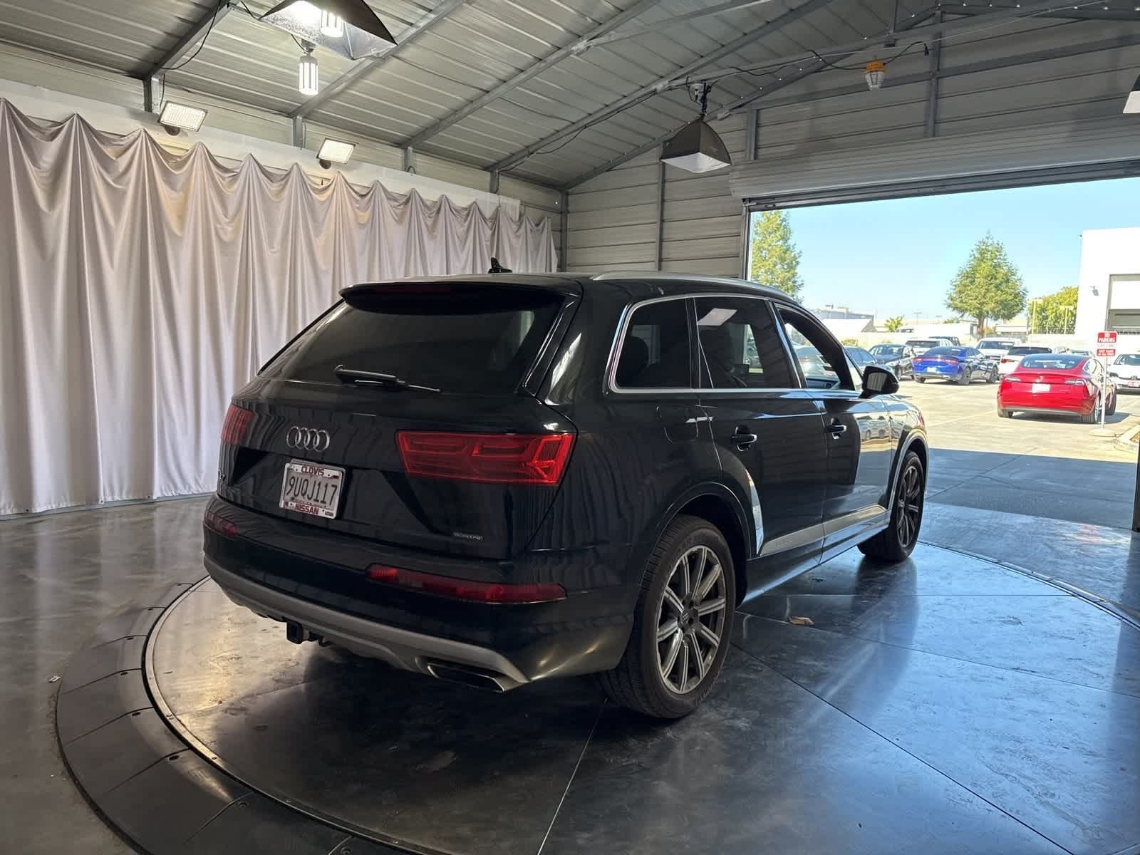 Thumbnail: 2017 Audi Q7 - 7