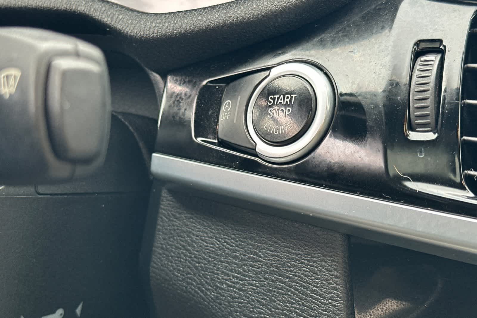 Thumbnail: 2015 BMW X4 - 28