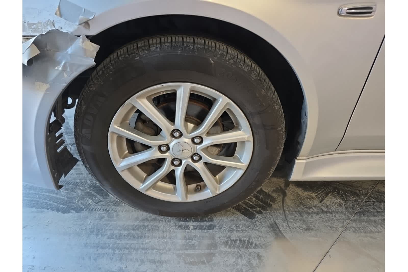 Thumbnail: 2016 Mitsubishi Lancer - 3