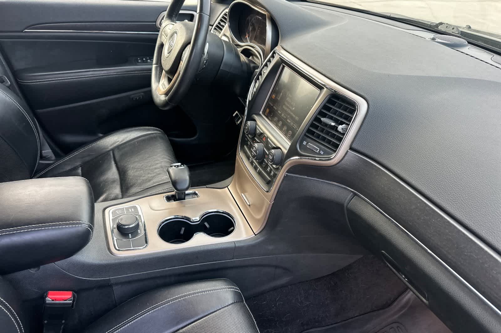 Thumbnail: 2015 Jeep Grand Cherokee - 18