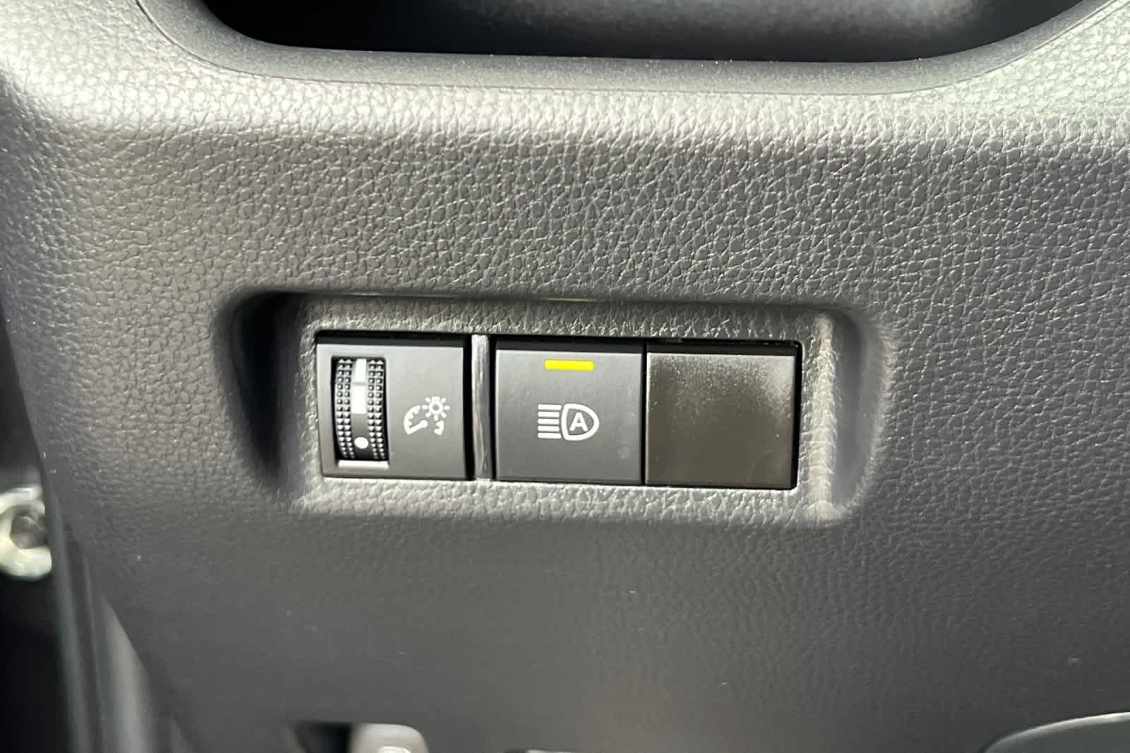 Thumbnail: 2025 Toyota RAV4 - 31