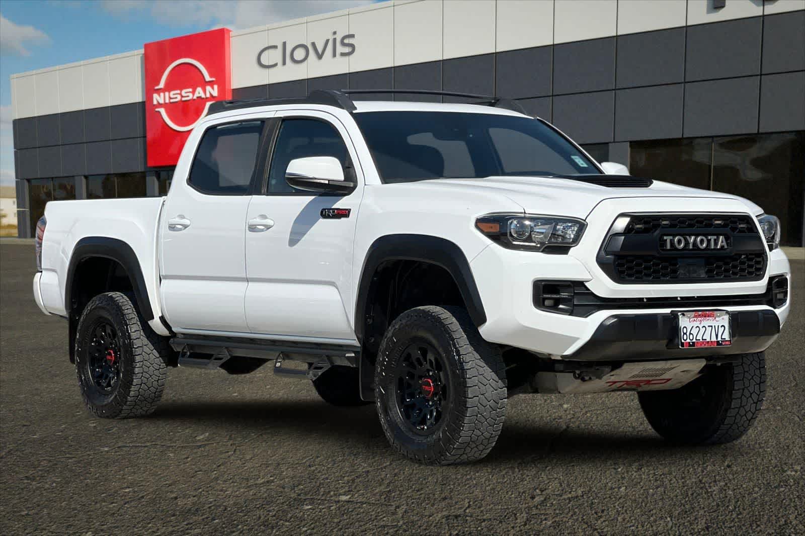 Thumbnail: 2019 Toyota Tacoma - 10