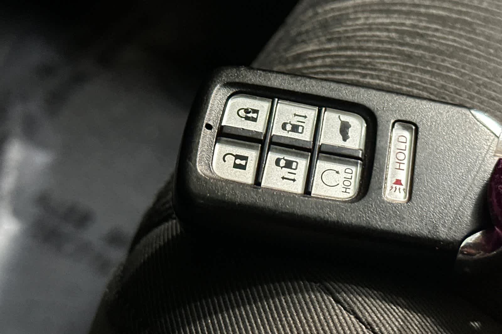 Thumbnail: 2018 Honda Odyssey - 26