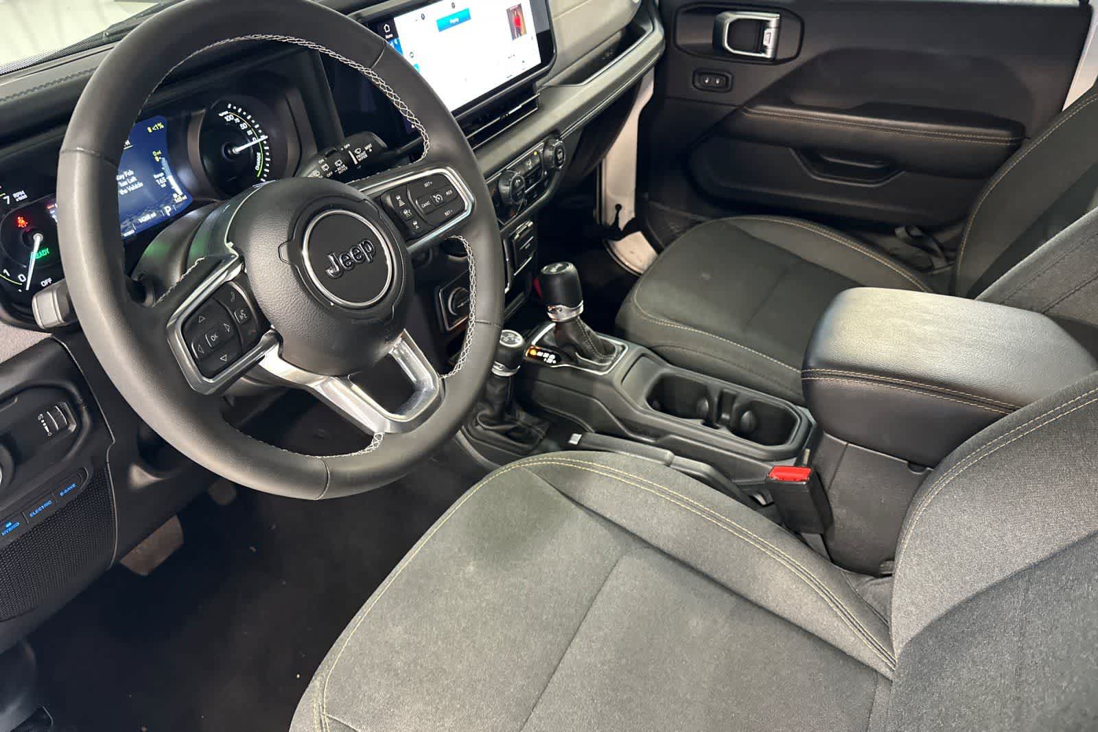 Thumbnail: 2025 Jeep Wrangler - 14